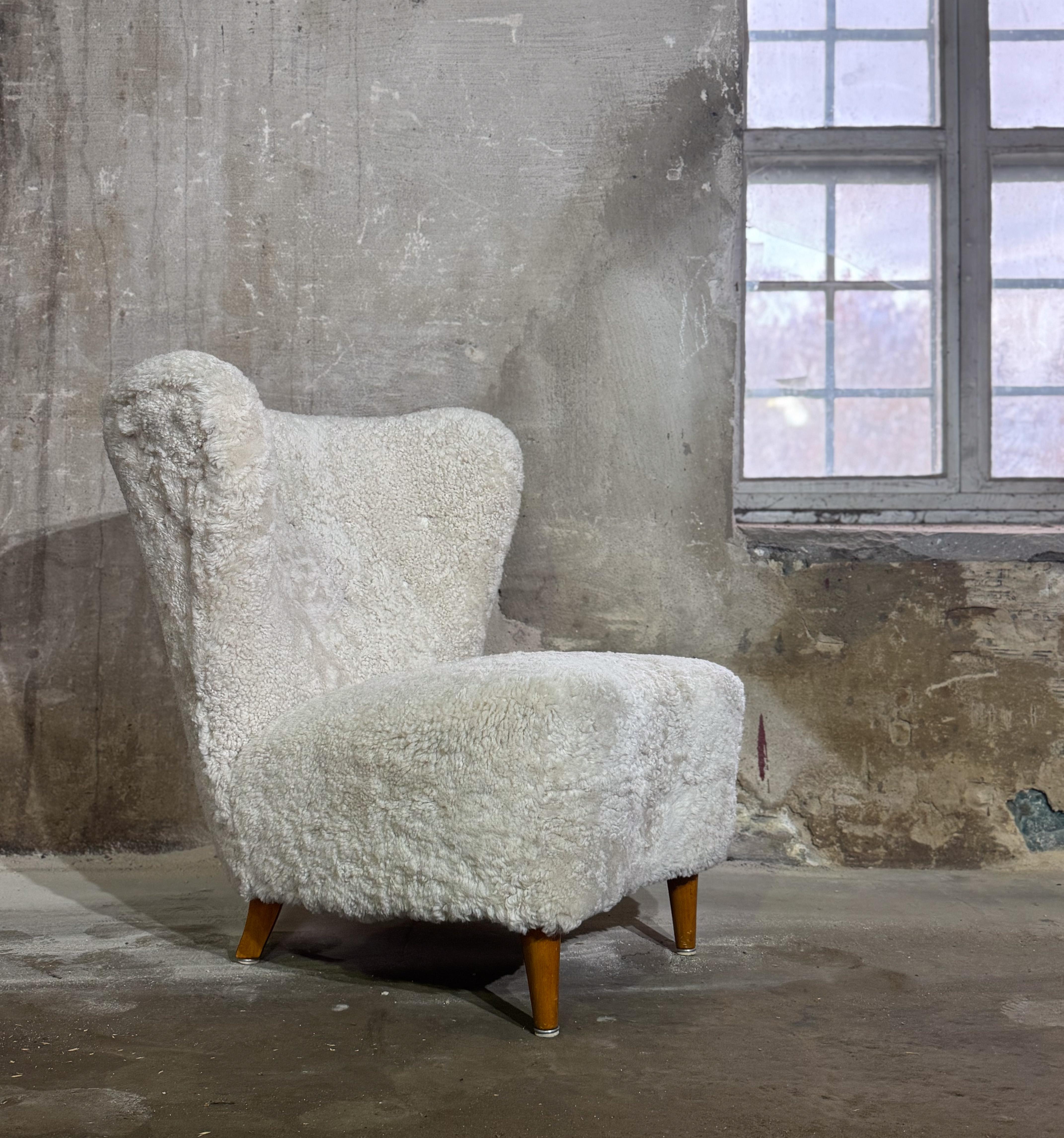Lounge Chair Johannes Brynte in Sheepskin, Swedish Modern 1940s For Sale 10