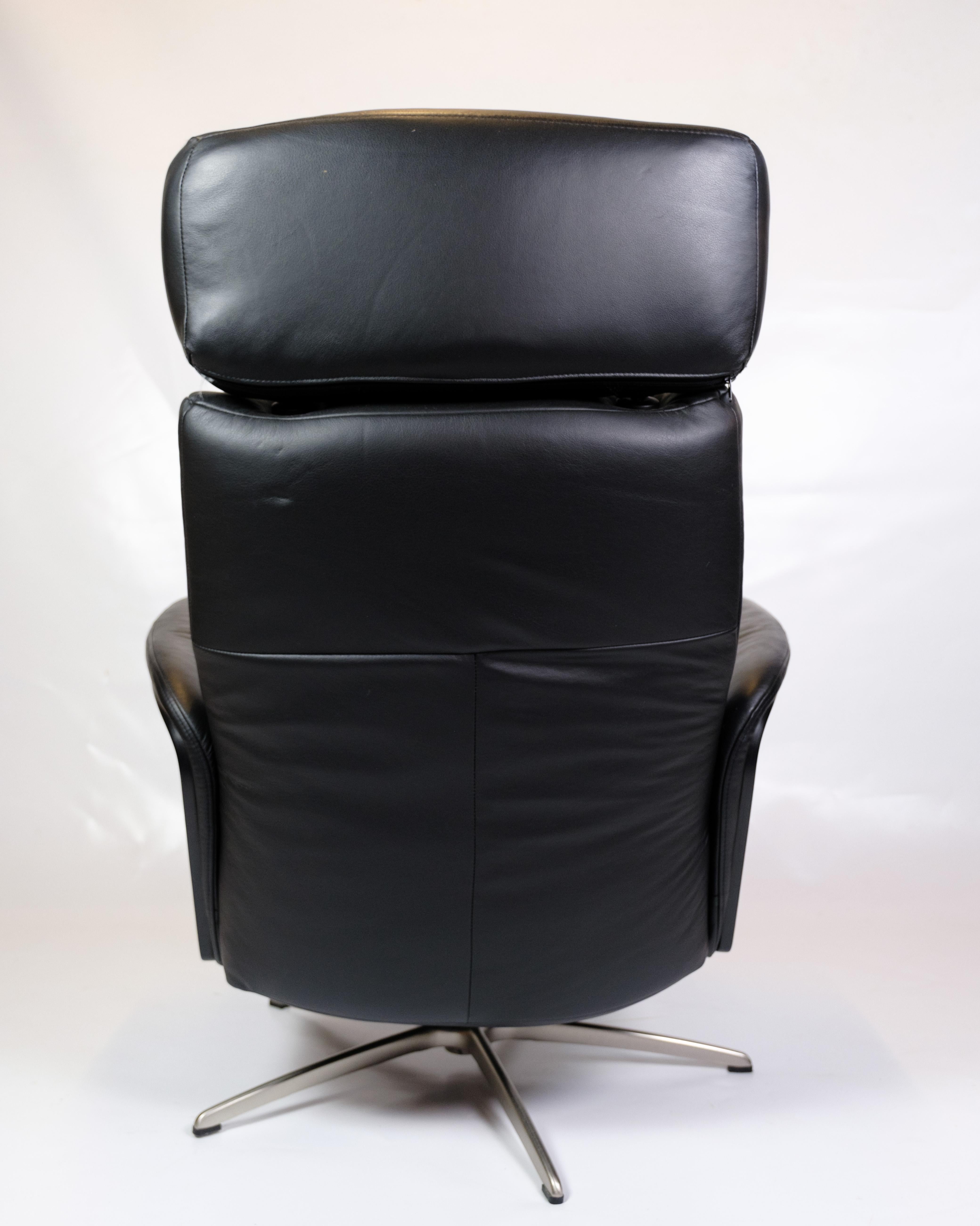 Lounge Chair Made In Black Leather & Aluminum Swivel From 1970s In Good Condition For Sale In Lejre, DK