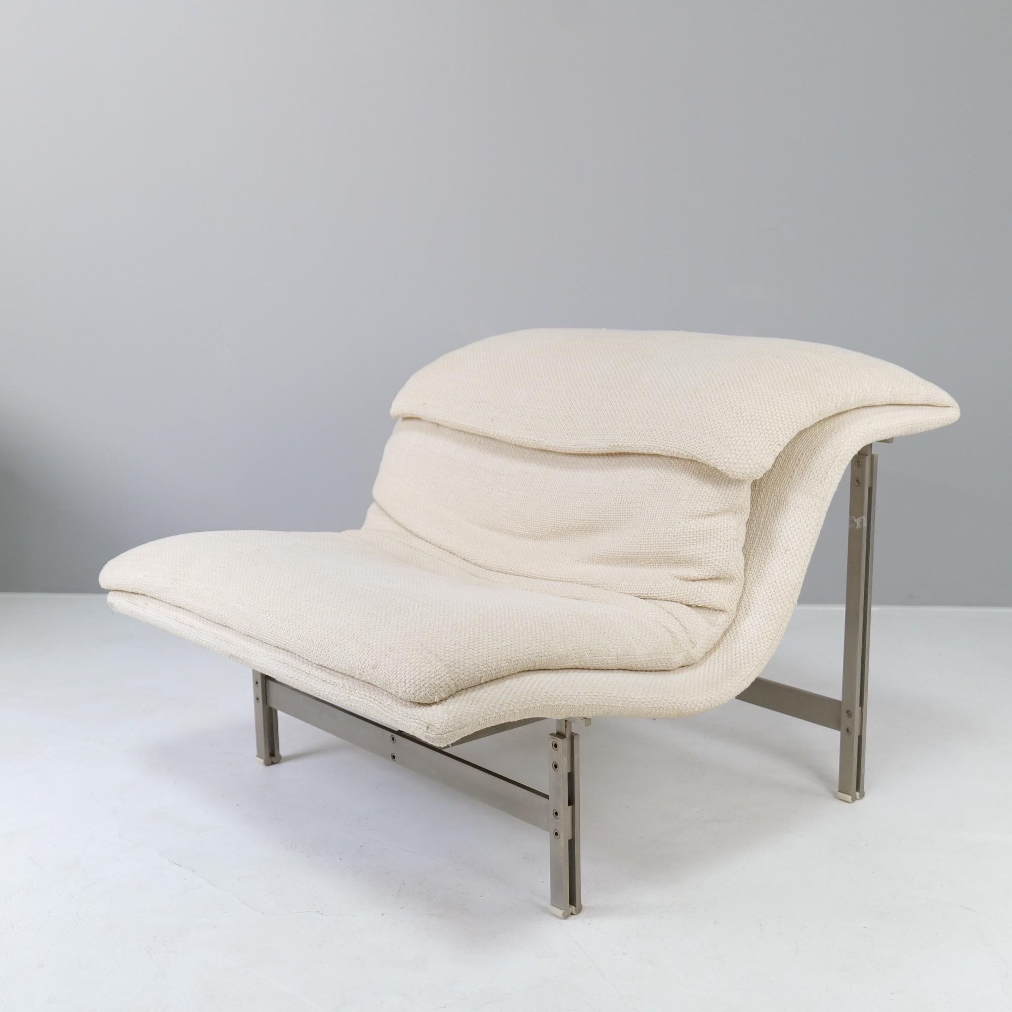 the lounge chair by Giovanni Offredi has a very comfortable seat 
The frame is made in extremely high quality workmanship. 
Signed with company logo on the underside.