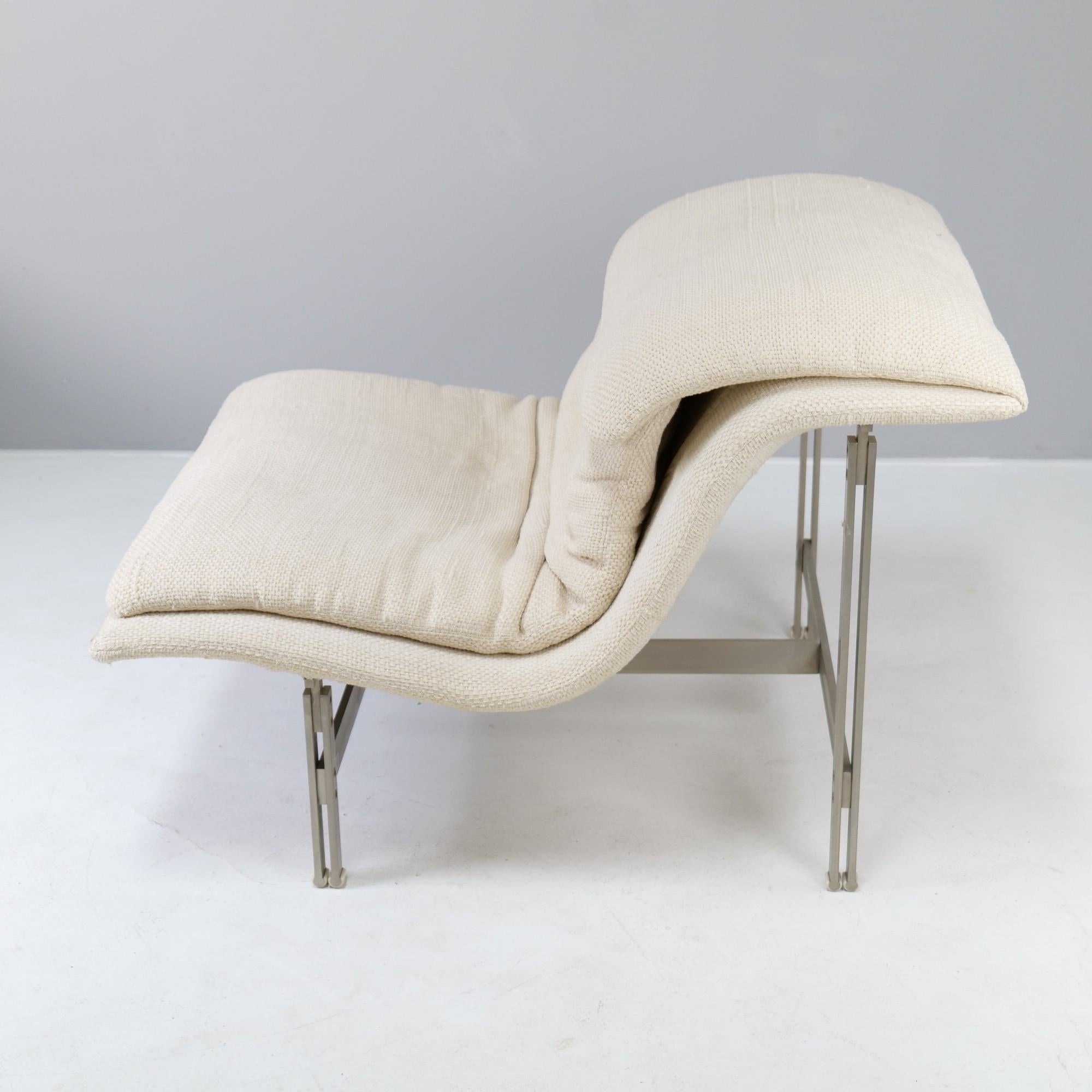 Italian  Lounge chair mod. wave by Giovanni Offredi for Saporiti Italia, 1974 For Sale