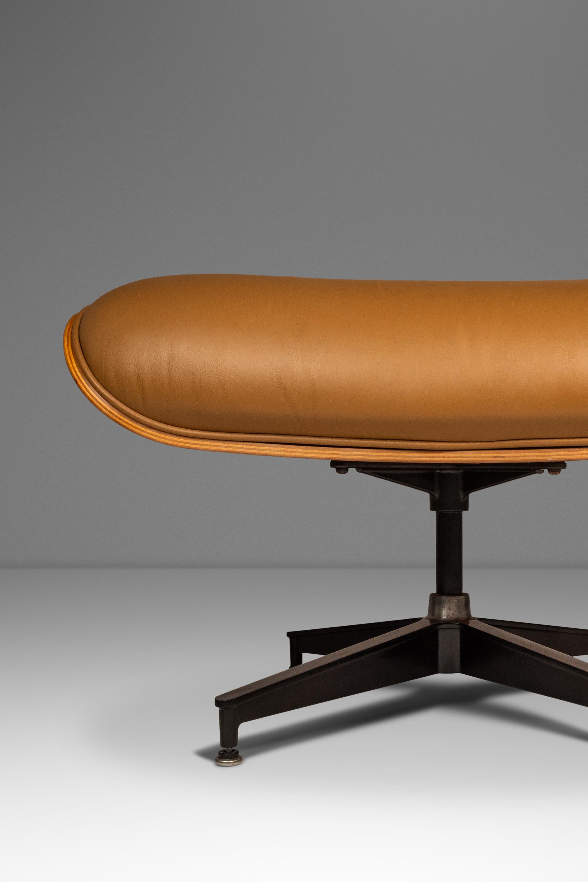 Lounge Chair Model 670 & Ottoman Model 671 by Herman Miller, USA, c. 2007 For Sale 12