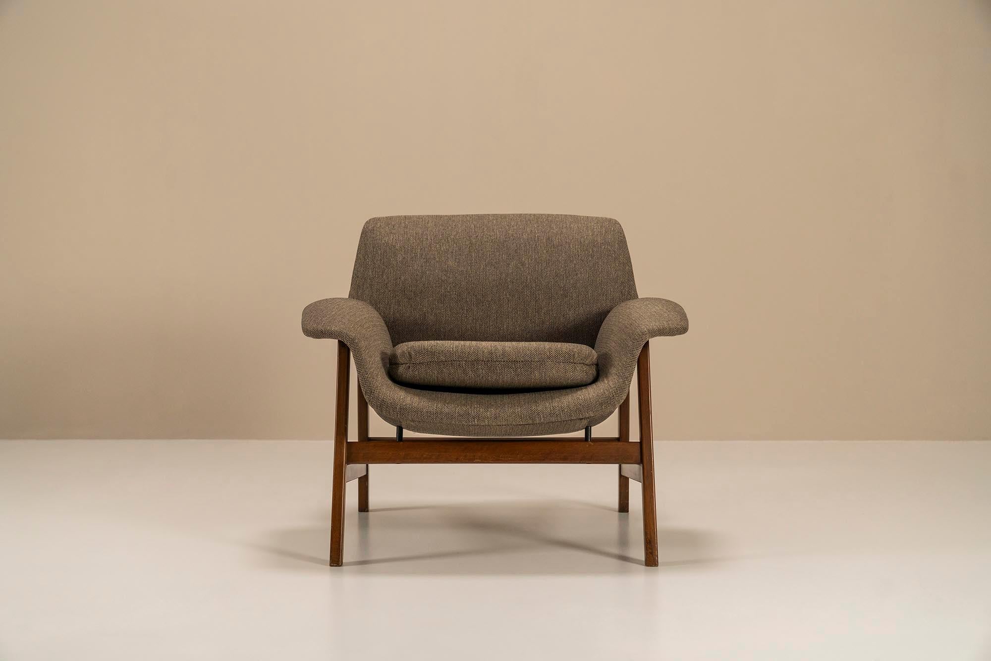 Lounge chair model 849 by Gianfranco Frattini for Cassina.Awarded the famous 