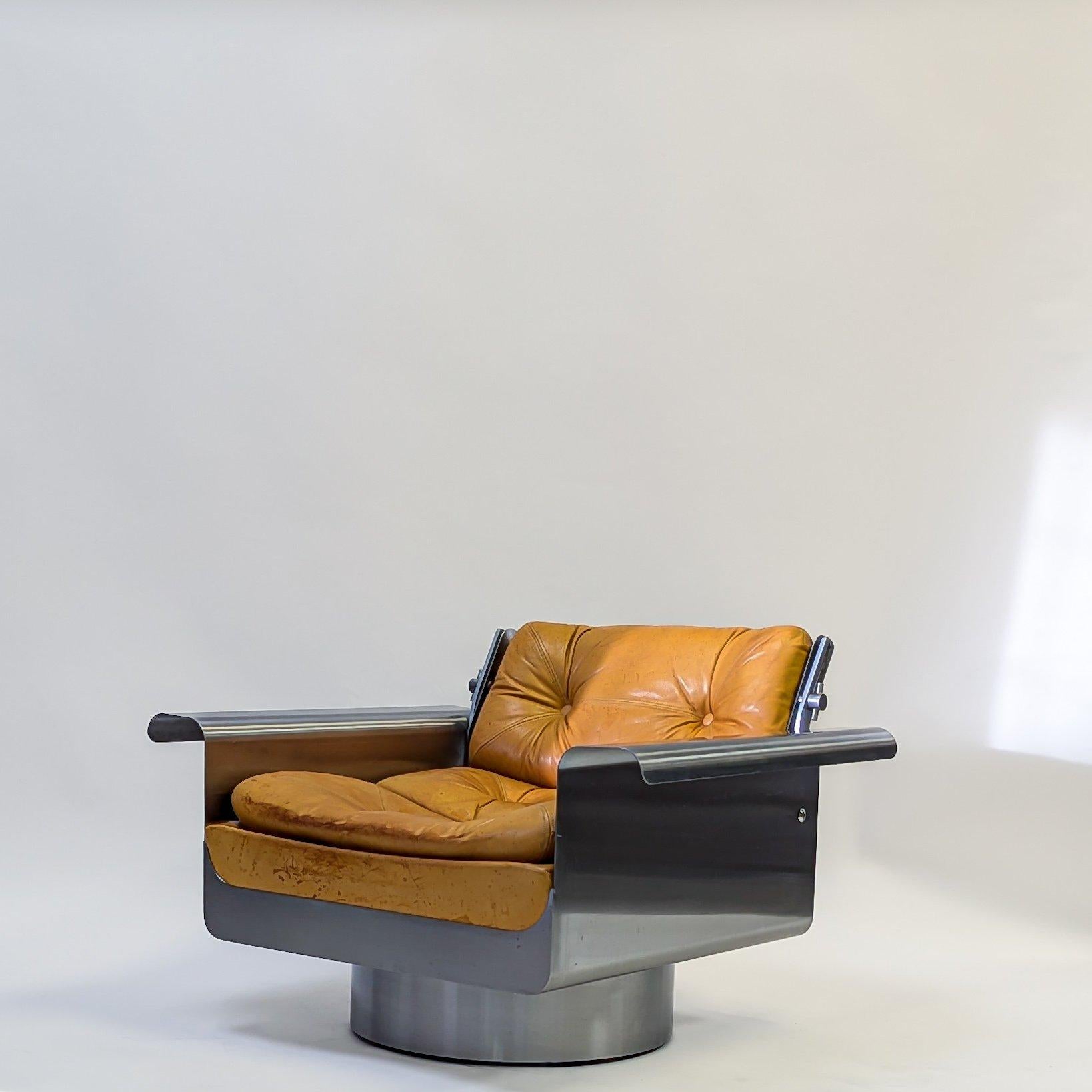 Lounge Chair Model 