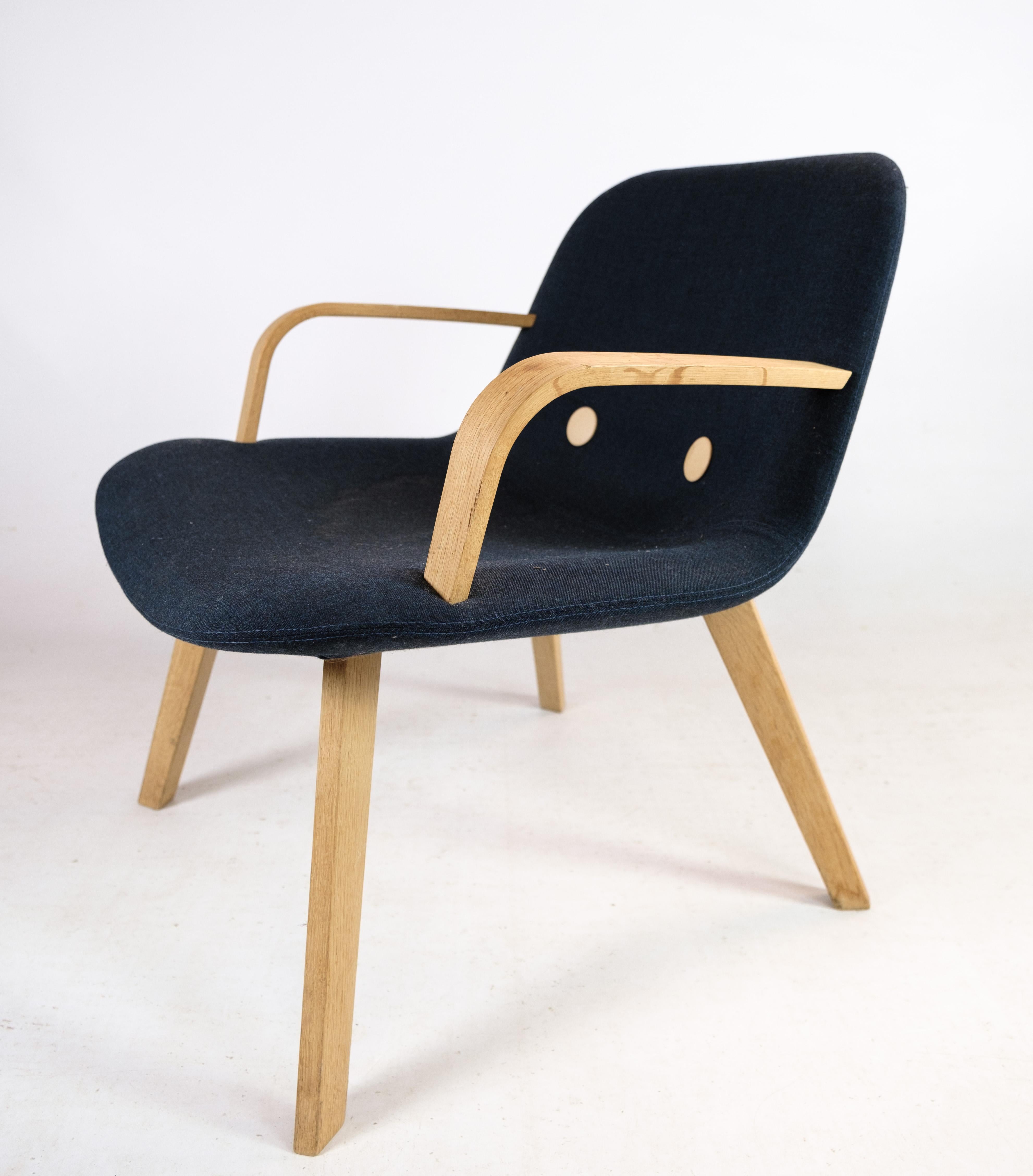 Fabric Lounge Chair Model Ej 3 By Erik Jørgensen From 1990s For Sale