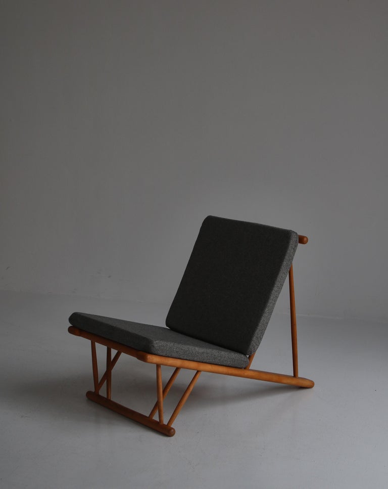 Lounge Chair Model 