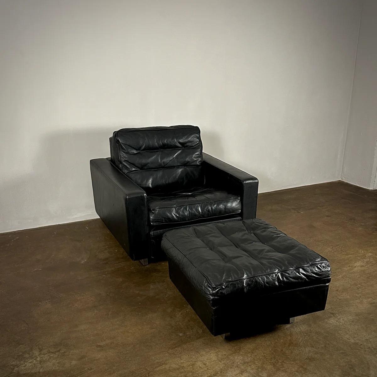 Chaise longue et ottoman en vente 1