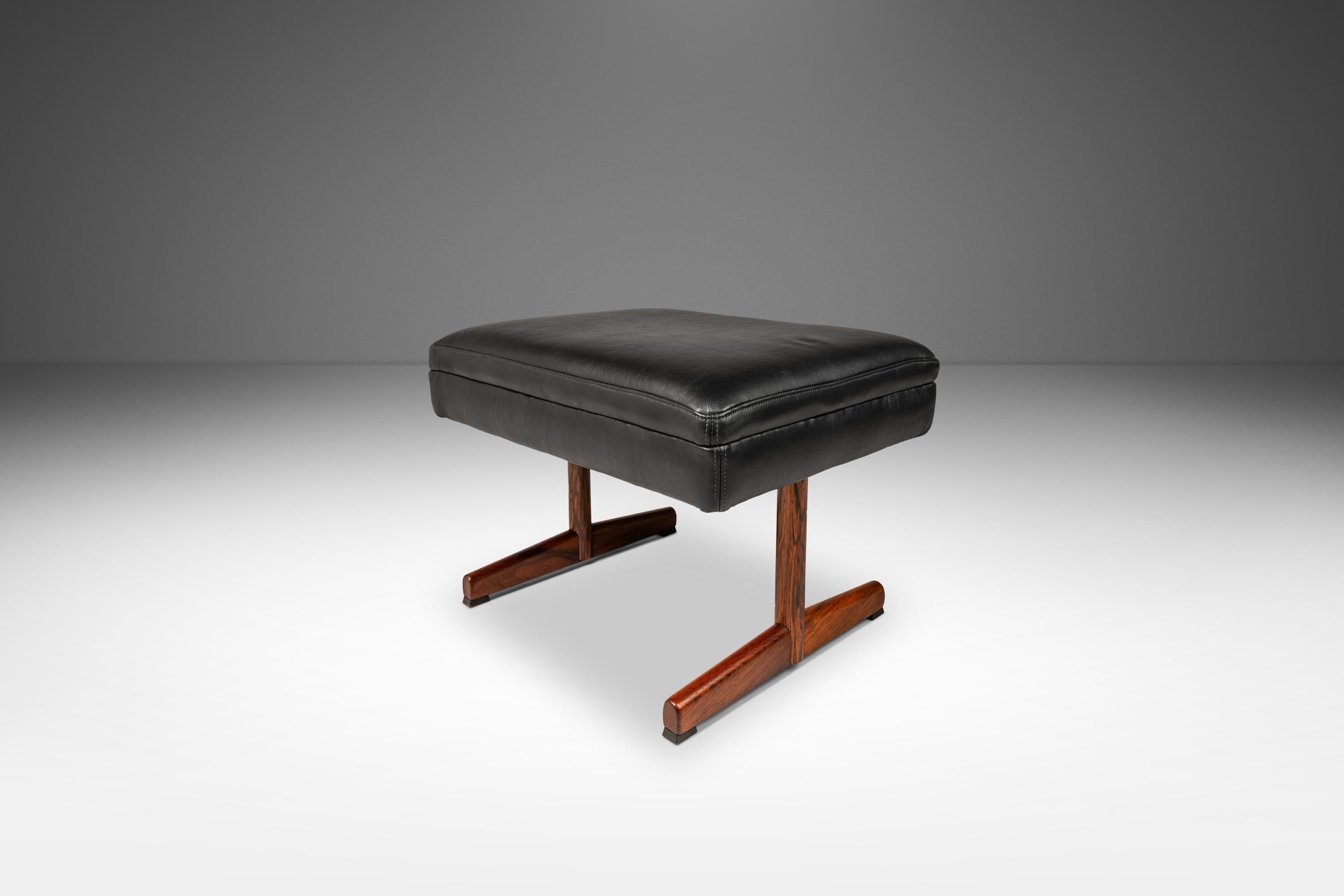 Lounge Chair & Ottoman in Leather, Fredrik A. Kayser, Vatne Møbler, Norway, 1960 For Sale 4