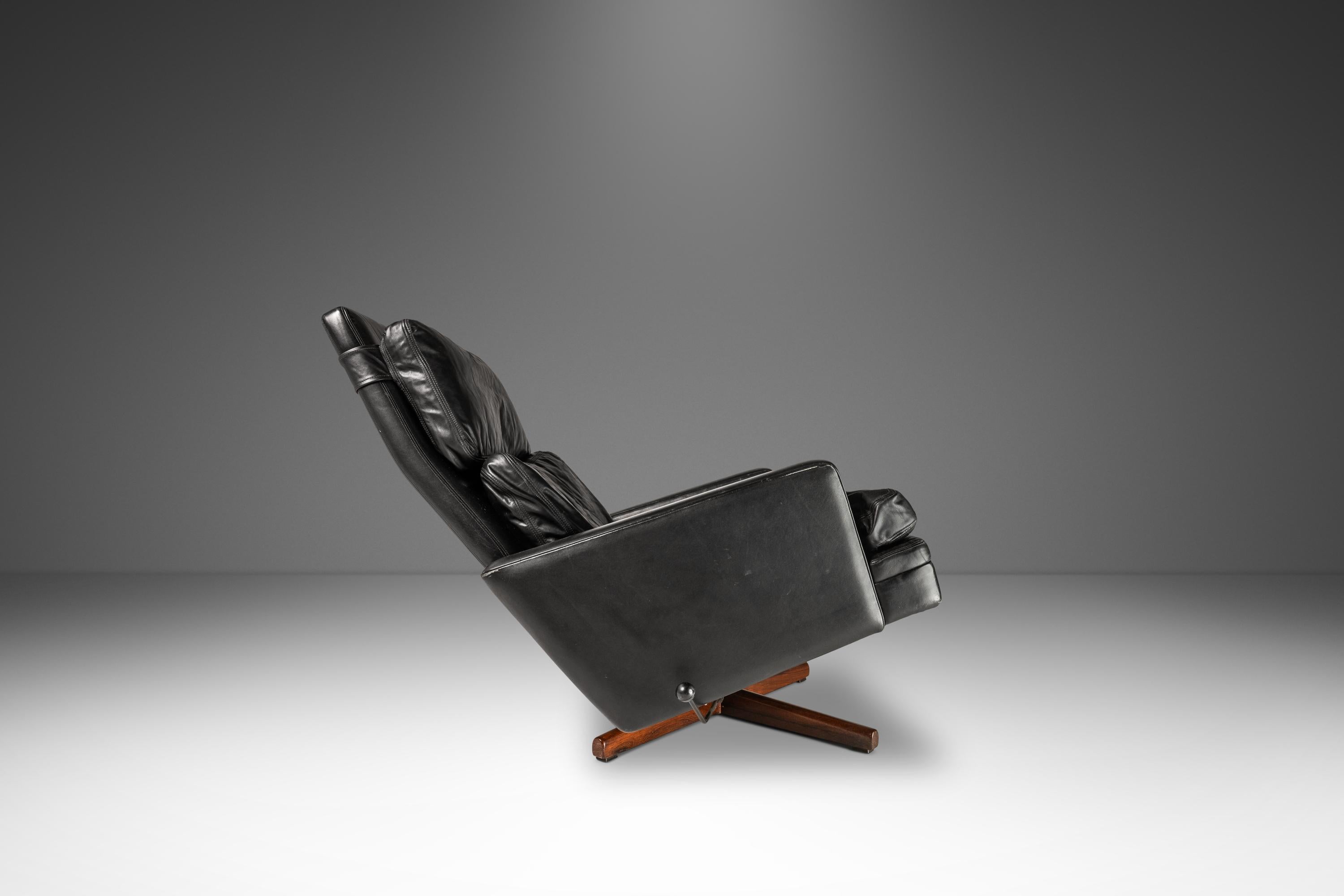 Scandinavian Modern Lounge Chair & Ottoman in Leather, Fredrik A. Kayser, Vatne Møbler, Norway, 1960 For Sale