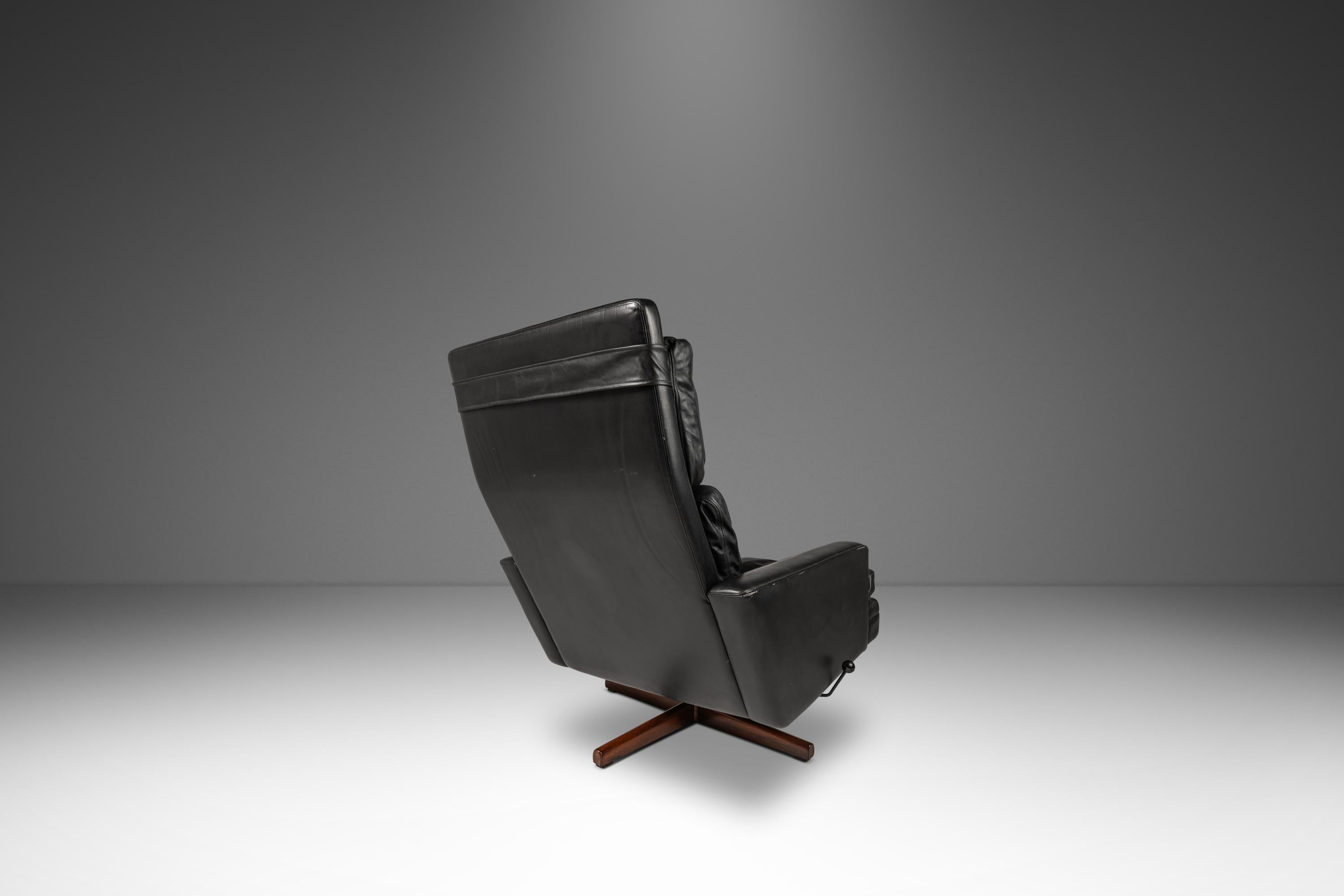 Lounge Chair & Ottoman in Leather, Fredrik A. Kayser, Vatne Møbler, Norway, 1960 In Good Condition For Sale In Deland, FL