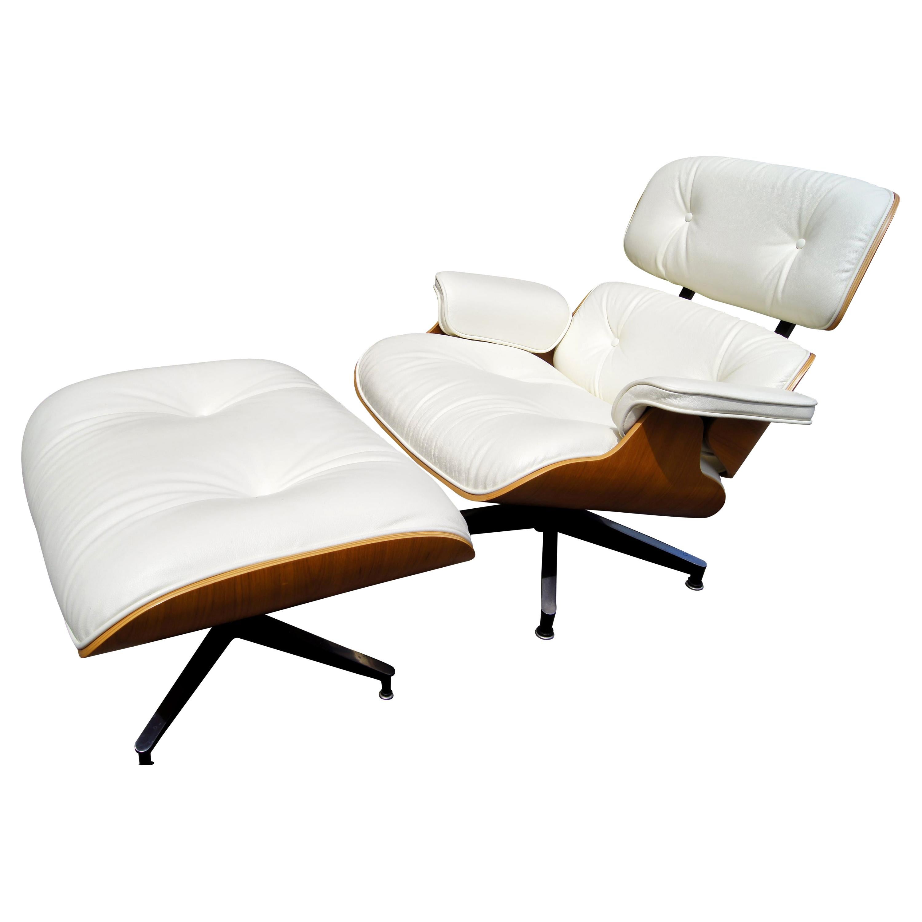 Lounge Chair & Ottoman, Model 670/671, by Charles & Ray Eames for Herman Miller