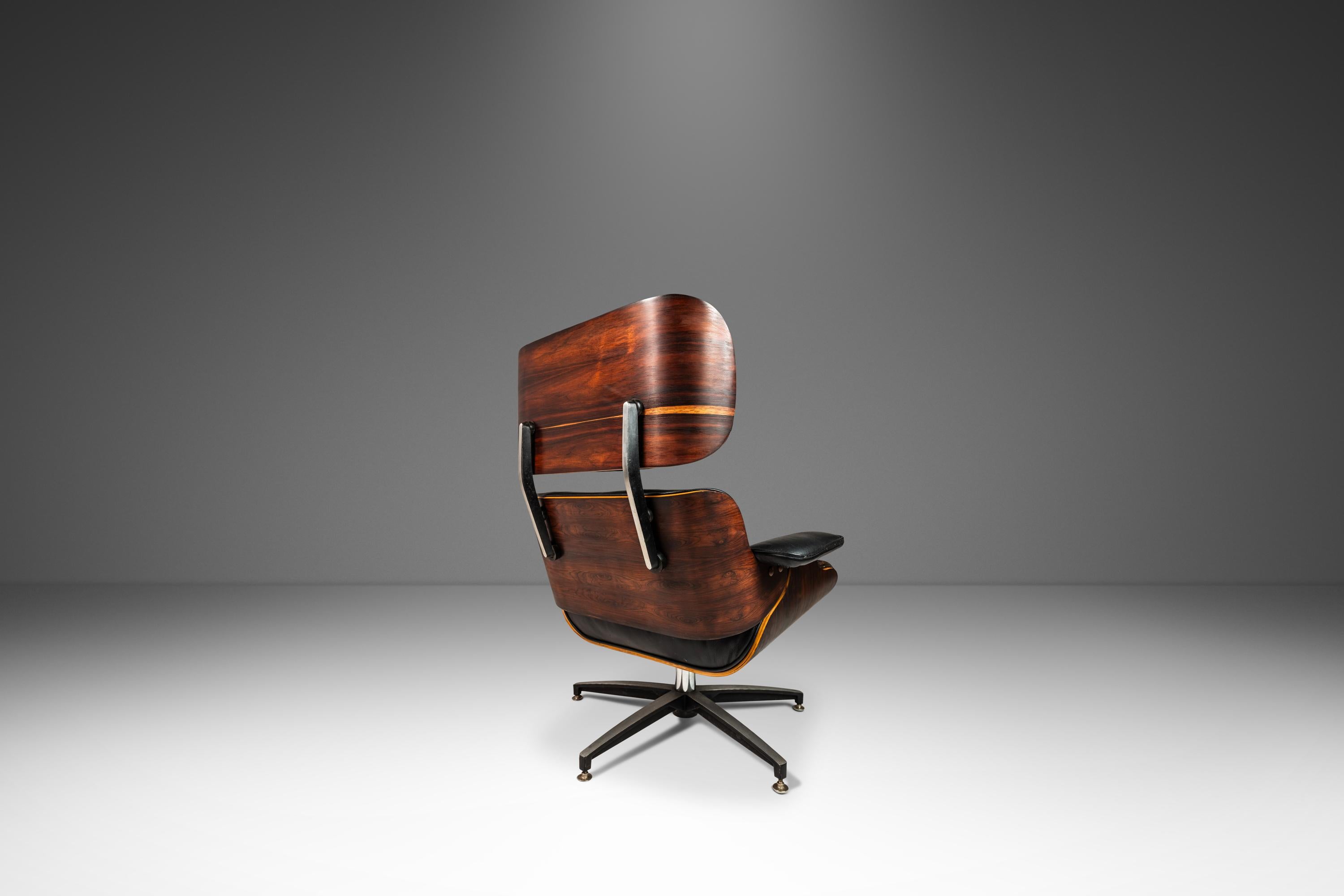 Late 20th Century Lounge Chair & Ottoman Set After Charles & Ray Eames in Rosewood, USA, c. 1970's For Sale
