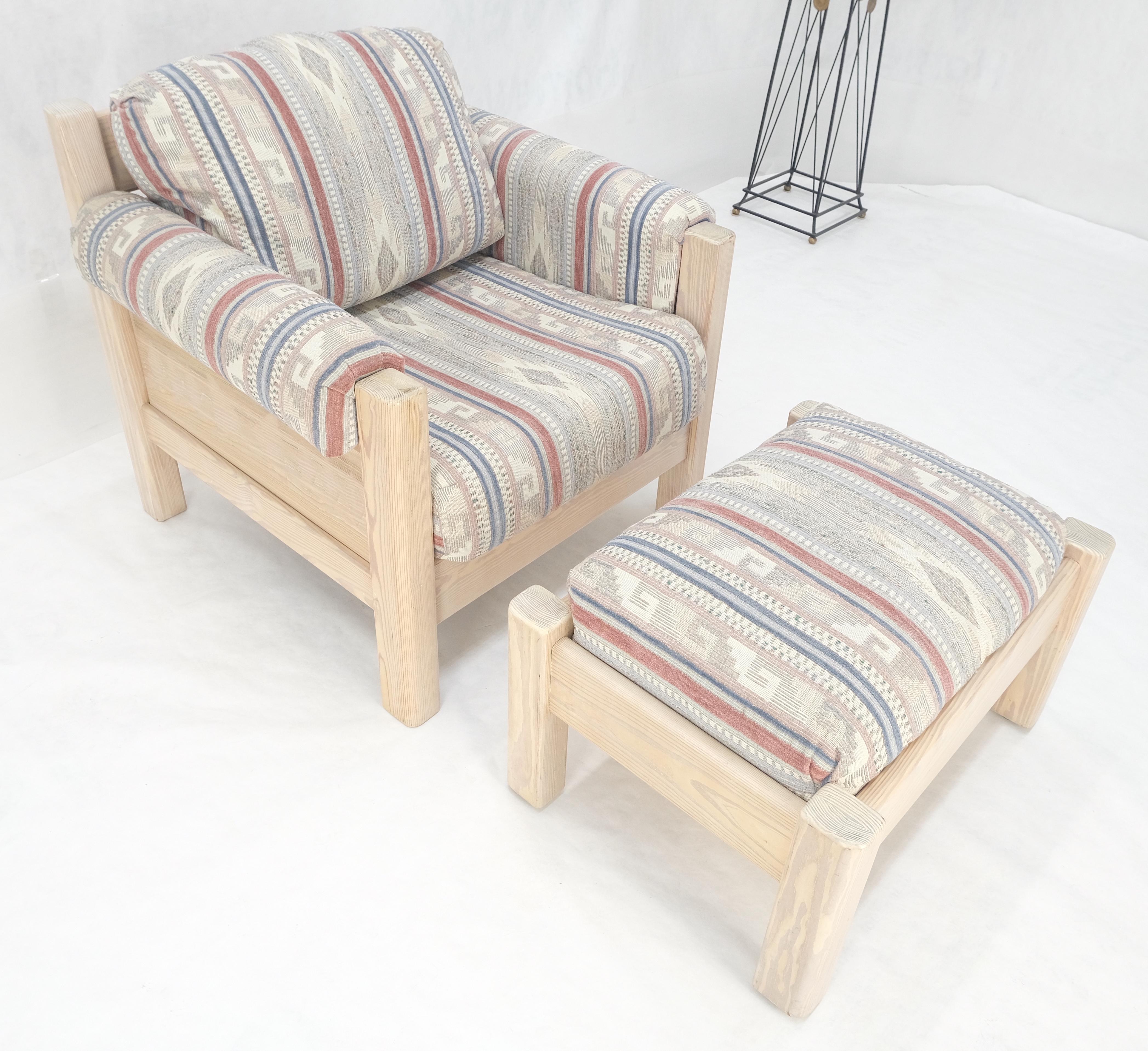 ¡Silla de salón Conjunto otomano c1970s Estilo madera roja blanqueada Arts & Crafts MINT! siglo XX en venta