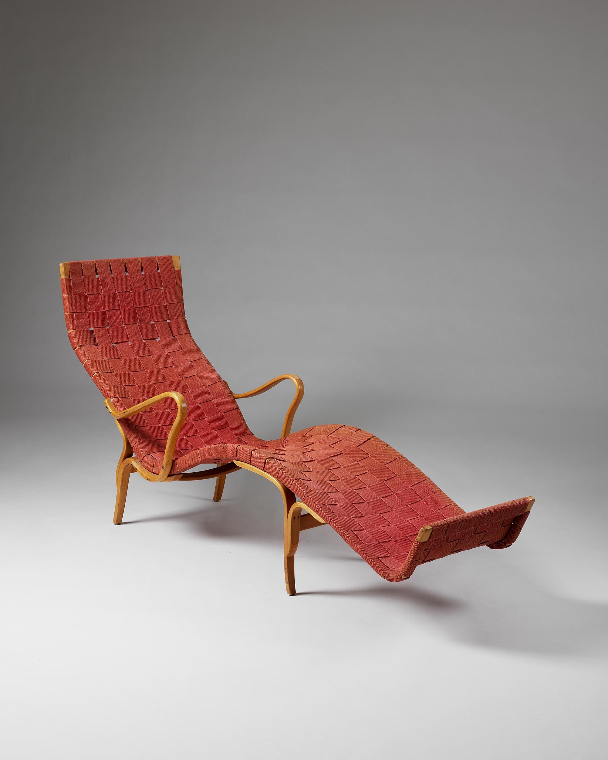 Lounge chair ‘Pernilla 3’ designed by Bruno Mathsson for Karl Mathsson,
Sweden, 1946 - 1947.

Laminated birch and textile.

Stamped.

Provenance: This chair, which was specially ordered by a customer, to adapt to their longer height.

H: