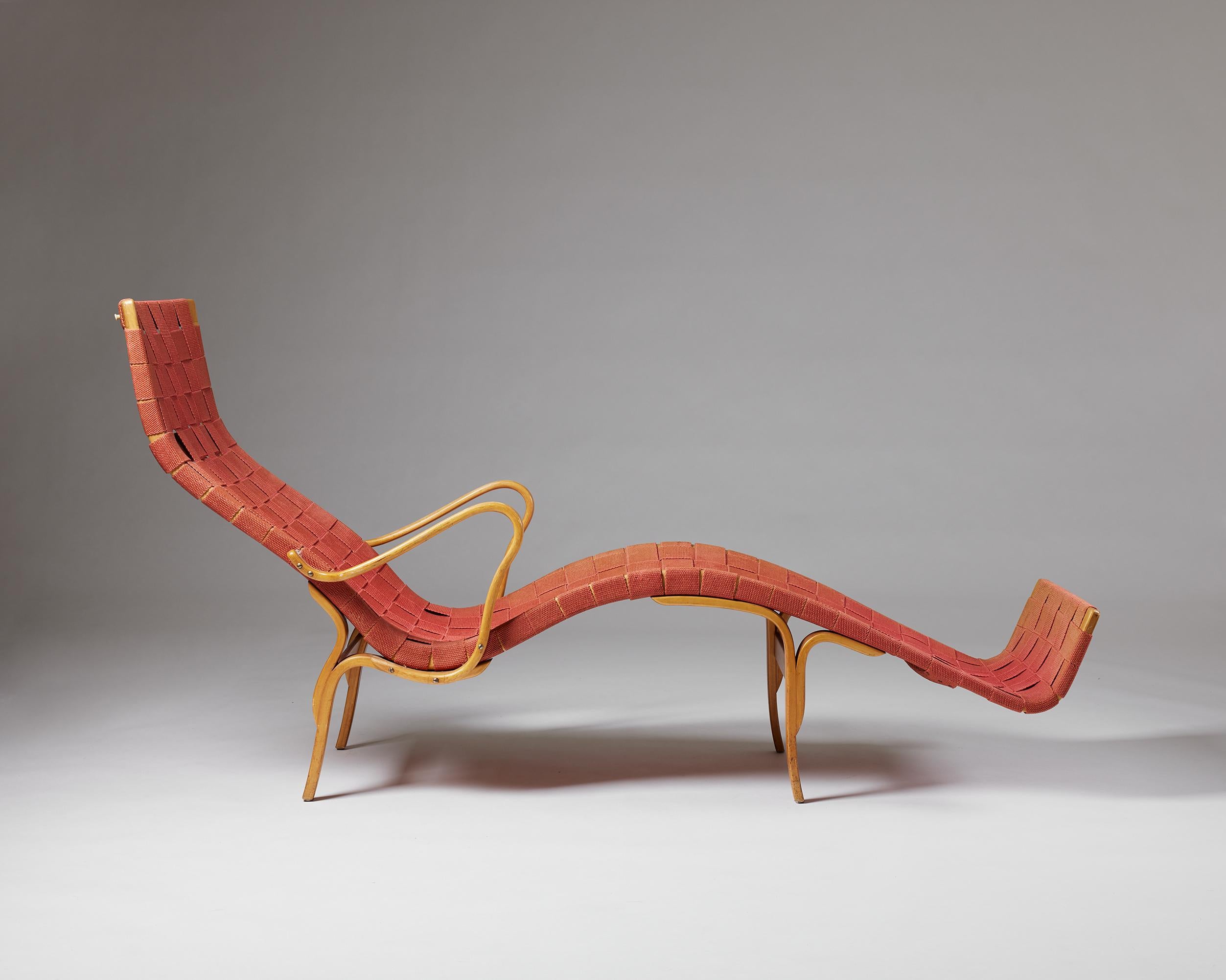 Mid-Century Modern Lounge Chair ‘Pernilla 3’ Designed by Bruno Mathsson for Karl Mathsson, Sweden For Sale