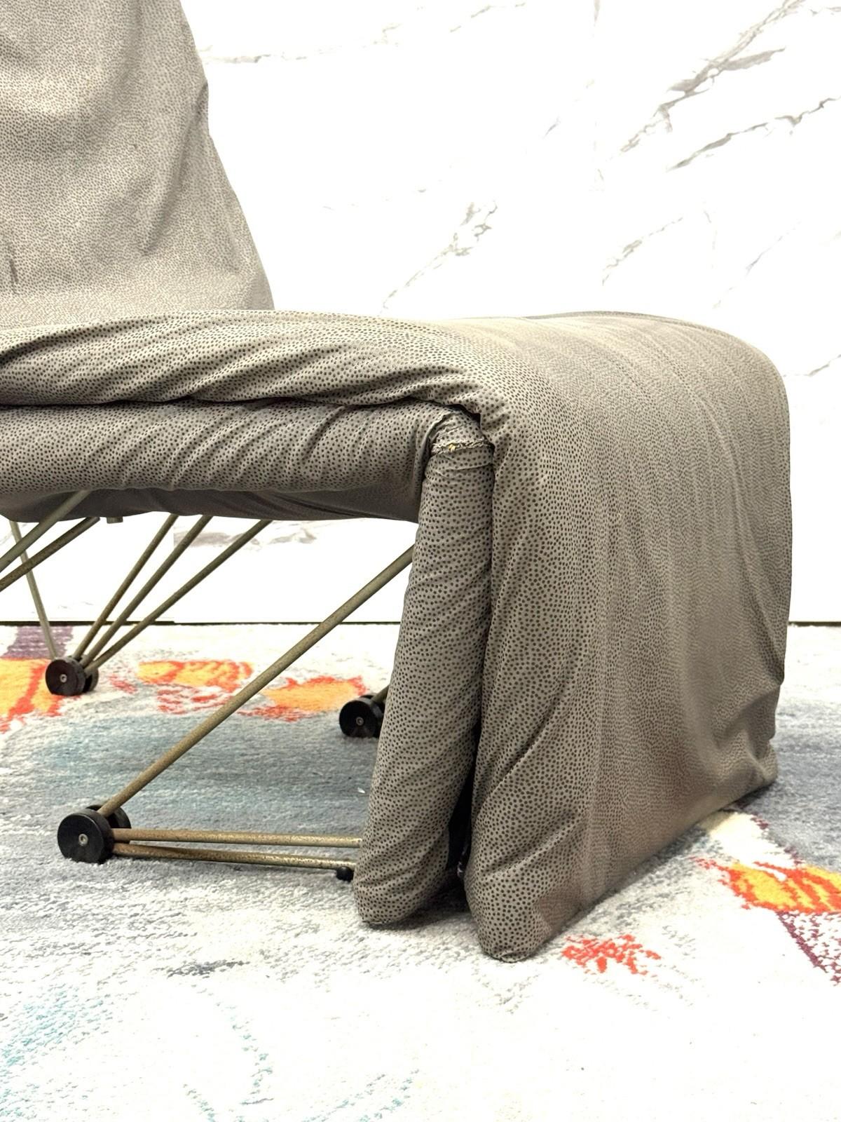 Lounge Chair Poltrona Geometric Design Postmodern Modernariato 1980’s im Zustand „Hervorragend“ im Angebot in Taranto, IT
