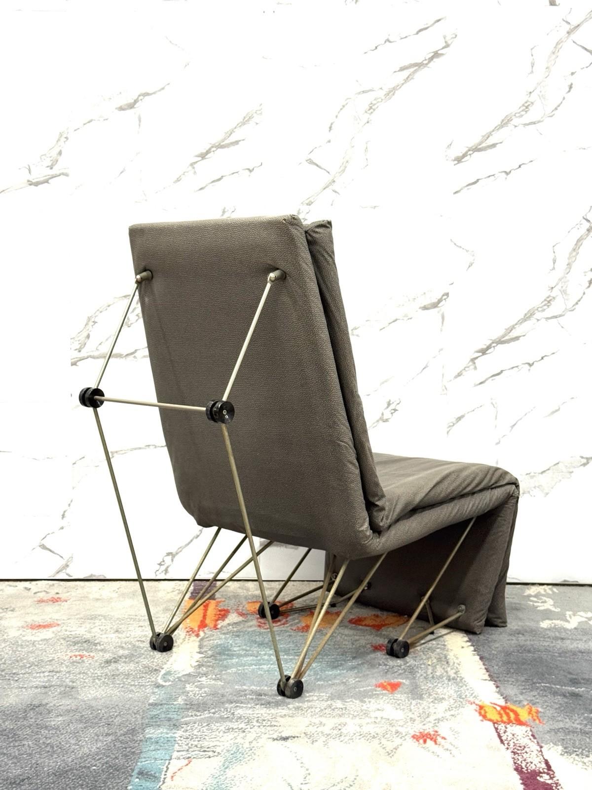 Lounge Chair Poltrona Geometric Design Postmodern Modernariato 1980’s im Angebot 1