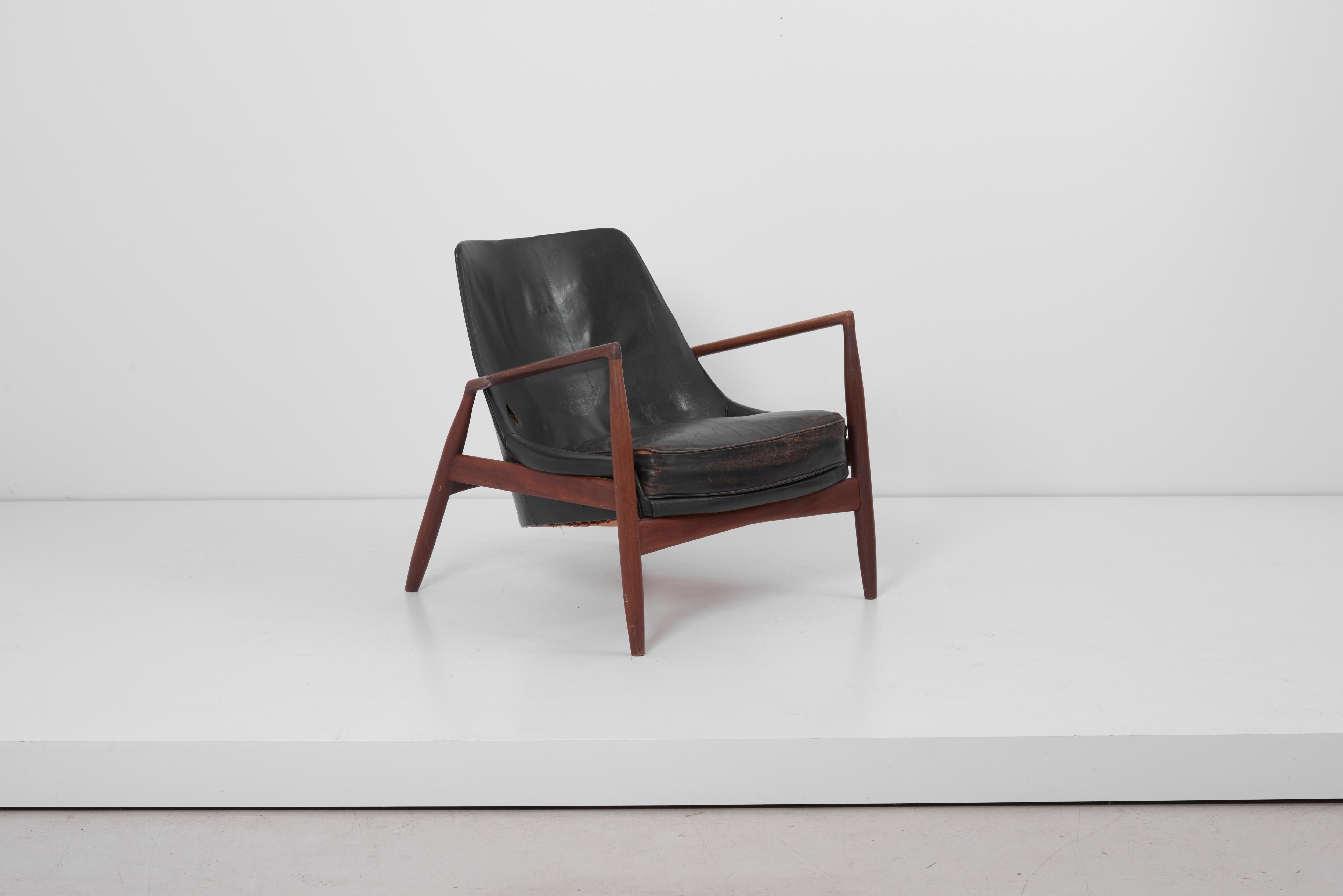 Lounge chair, model Seal / Sälen or 503-799, designed by Ib Kofod-Larsen and manufactured by OPE Olof Persson Möbler in Sweden. In 1956, the Danish furniture architect Ib Kofod-Larsen got an assignment from the Swedish furniture maker OPE Möbler to