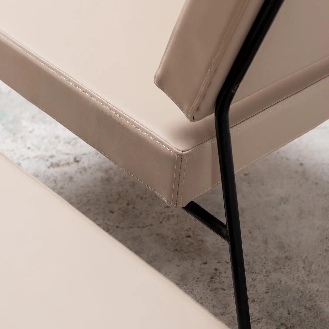 Chaise longue set of 2by Pierre Guariche en vente 3