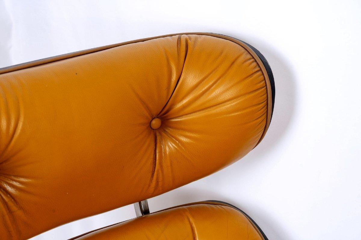 20ième siècle Fauteuil de salon & Son Ottoman - Cuir et aluminium - Designer Charles & Ray Eames -
