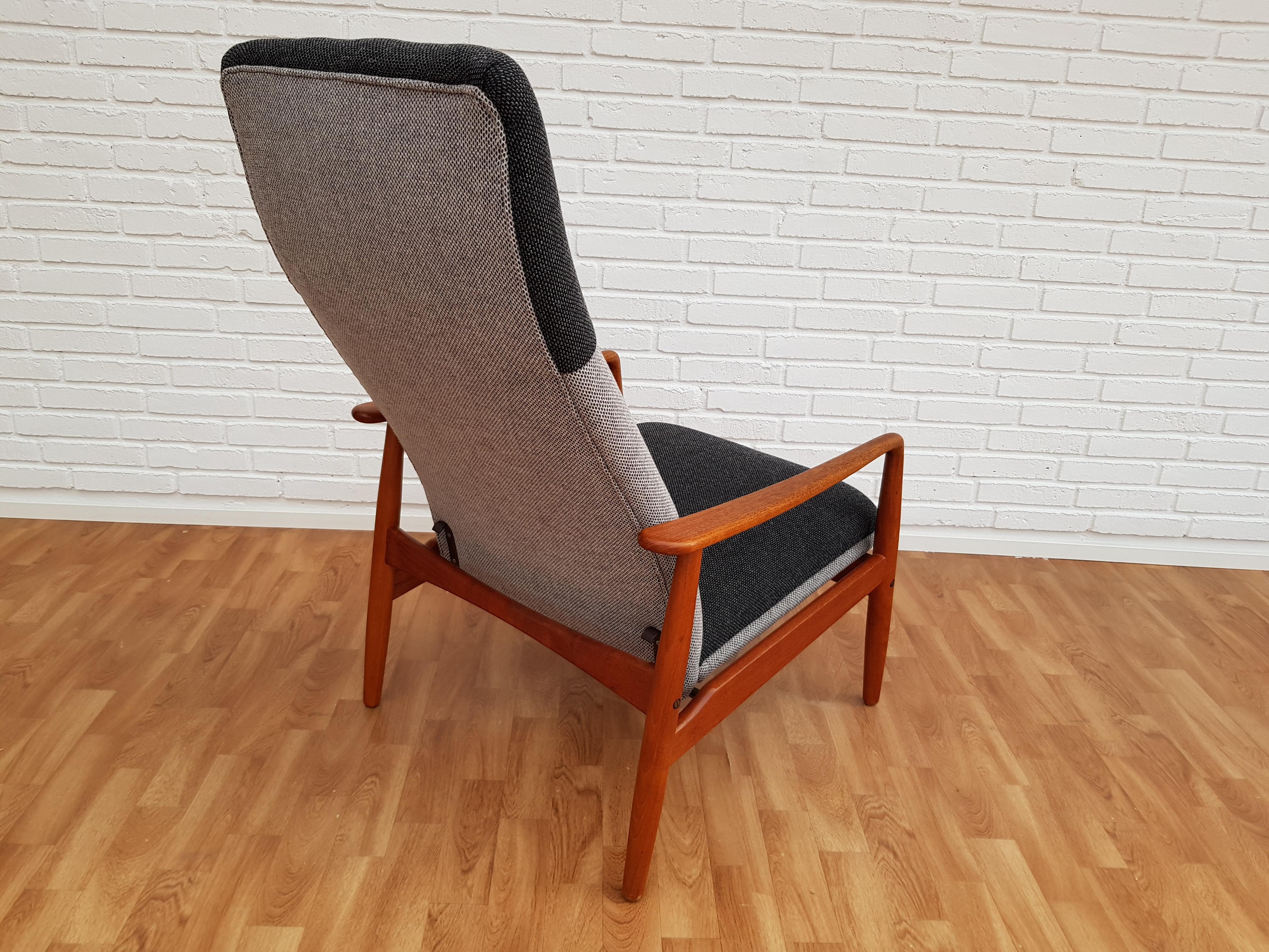 Mid-20th Century Danish Design, Lounge Chair by Søren J. Ladefoged & Søn, Wool, Teak, Restored For Sale
