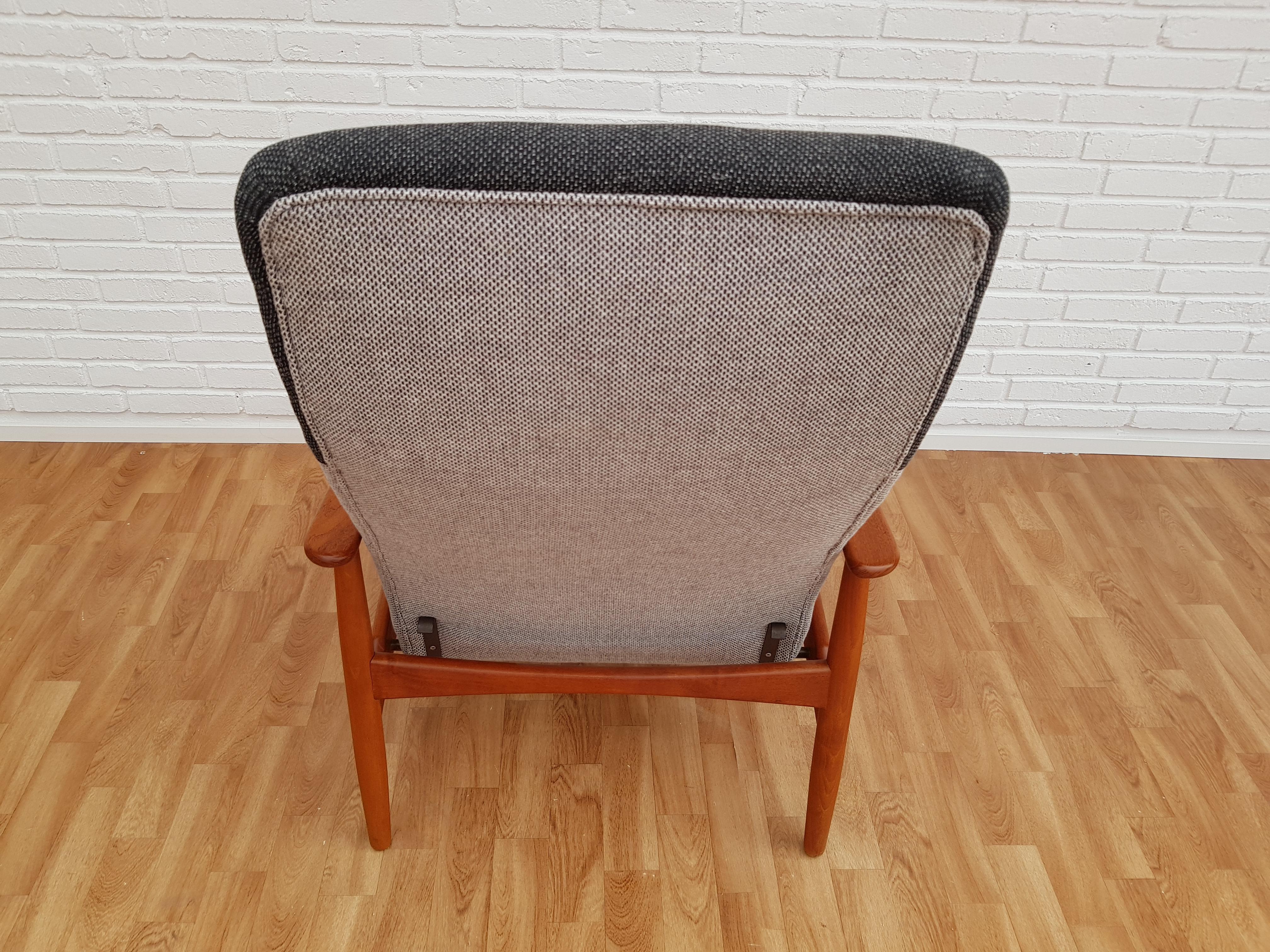 Danish Design, Lounge Chair by Søren J. Ladefoged & Søn, Wool, Teak, Restored For Sale 2