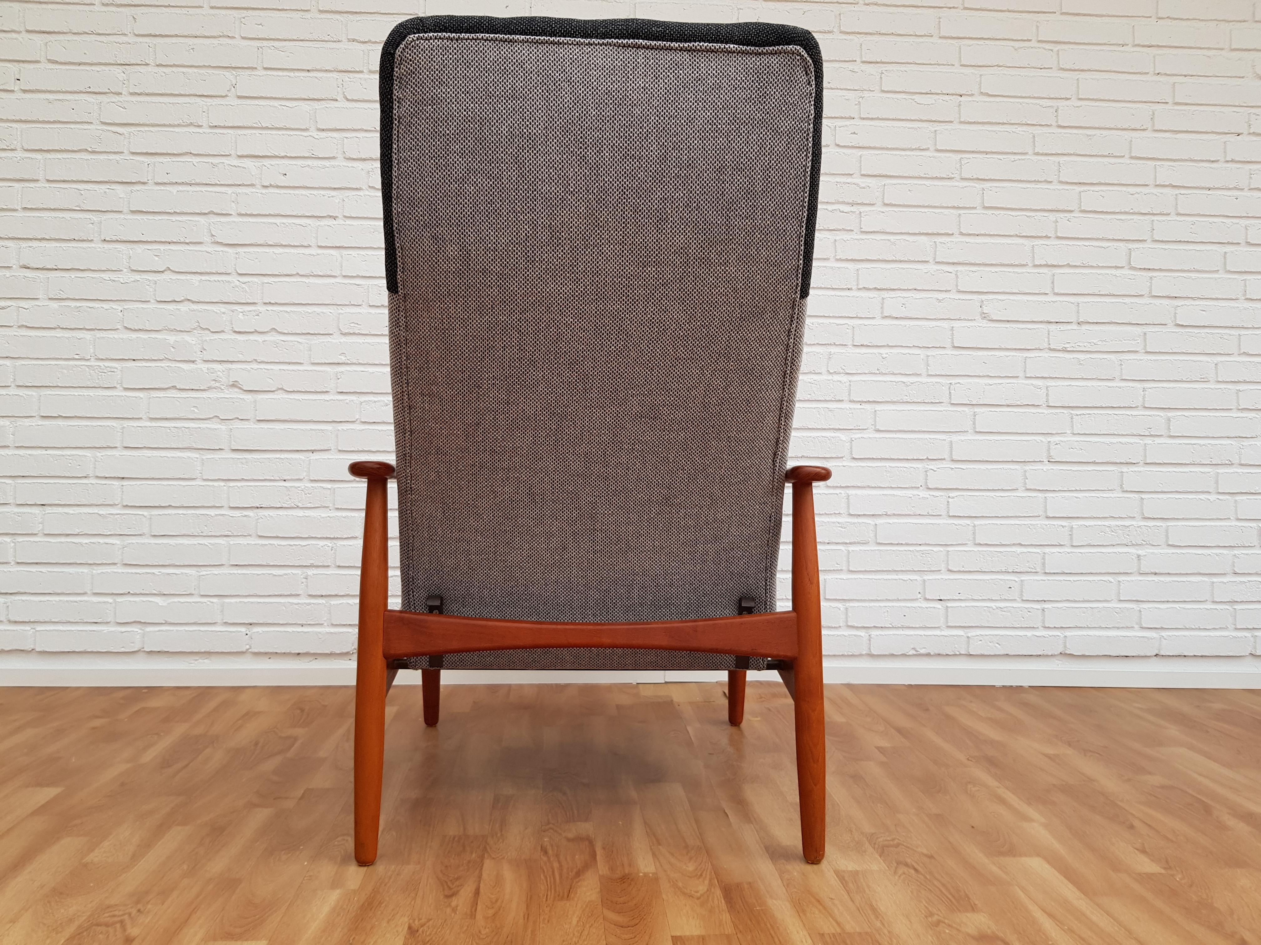 Danish Design, Lounge Chair by Søren J. Ladefoged & Søn, Wool, Teak, Restored For Sale 3