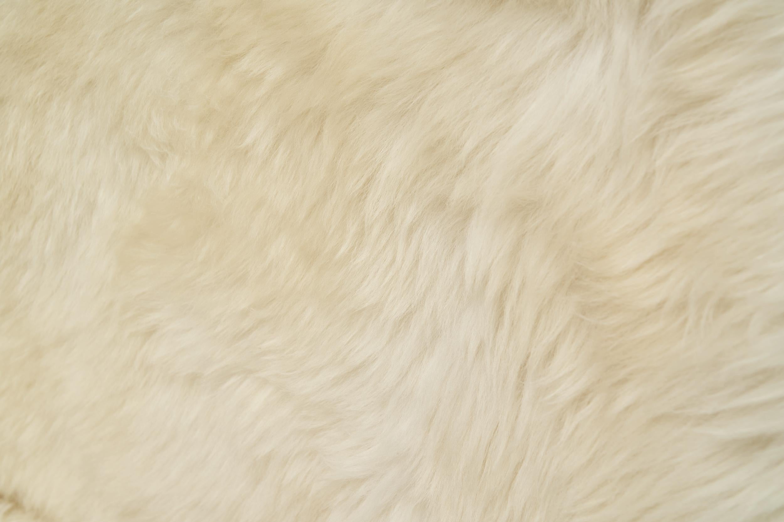 Mit Off-White Schafsfell gepolsterter Sessel, Dänemark 1960er Jahre im Angebot 7