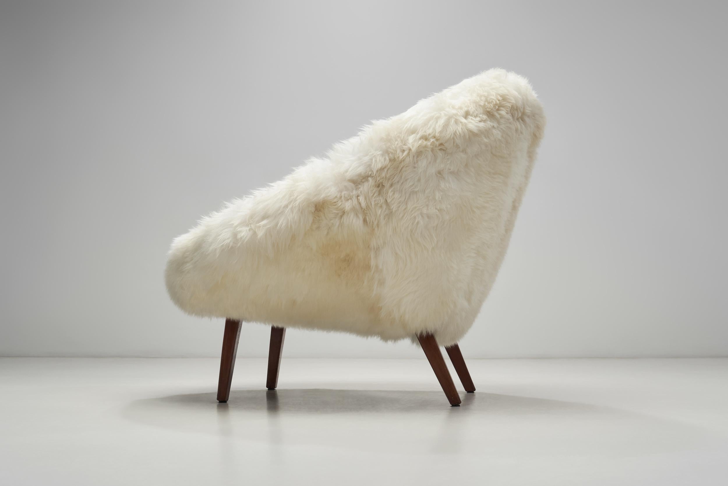 Mit Off-White Schafsfell gepolsterter Sessel, Dänemark 1960er Jahre im Angebot 2