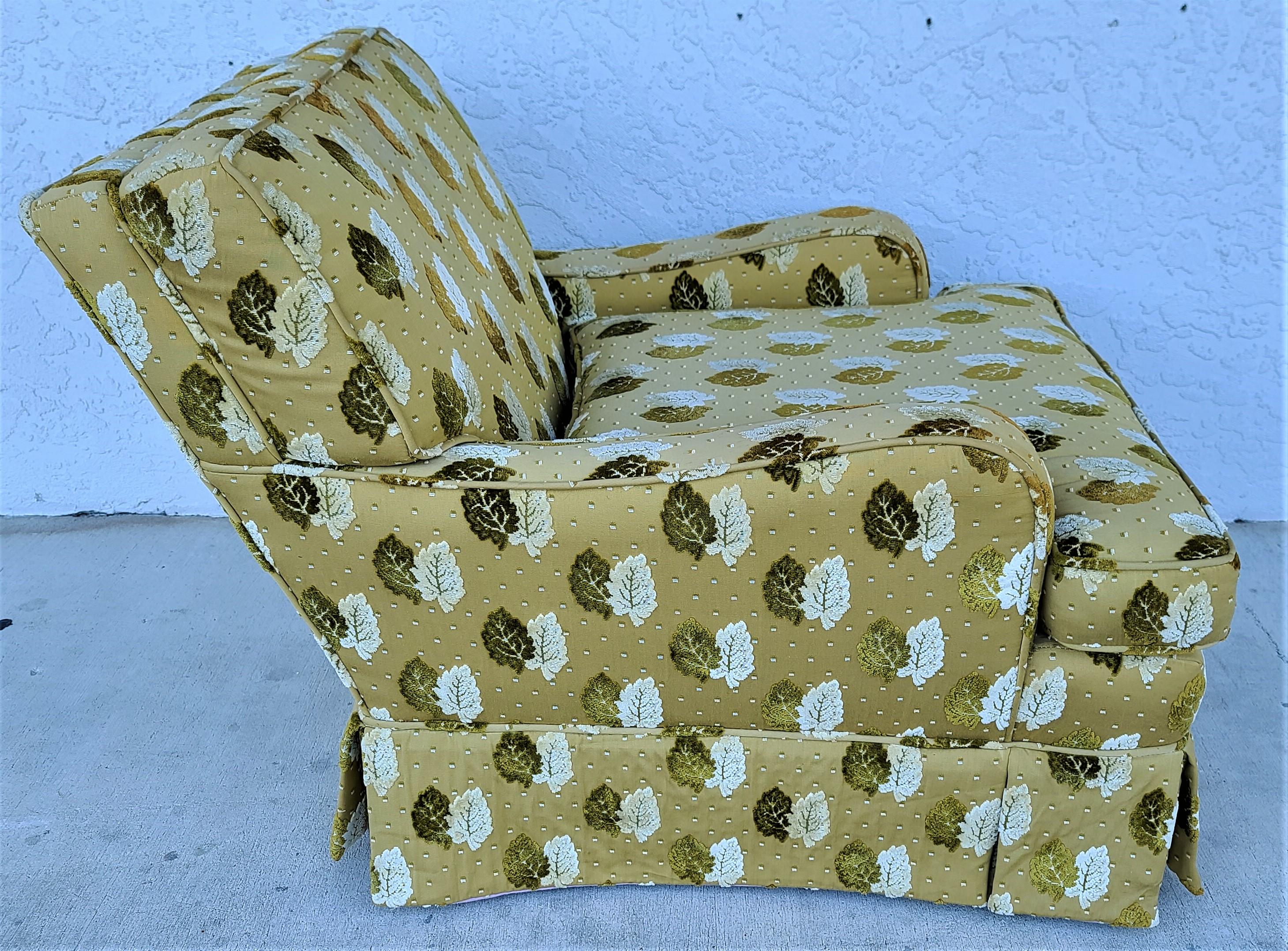 For FULL item description click on CONTINUE READING at the bottom of this page.

Vintage Rolling Lounge Club Chair with Burnout Velvet Leaves Cotton Fabric. Very Comfortable!

Coloration: Photos #1 & 2 are most accurate as to color. It is more Gold