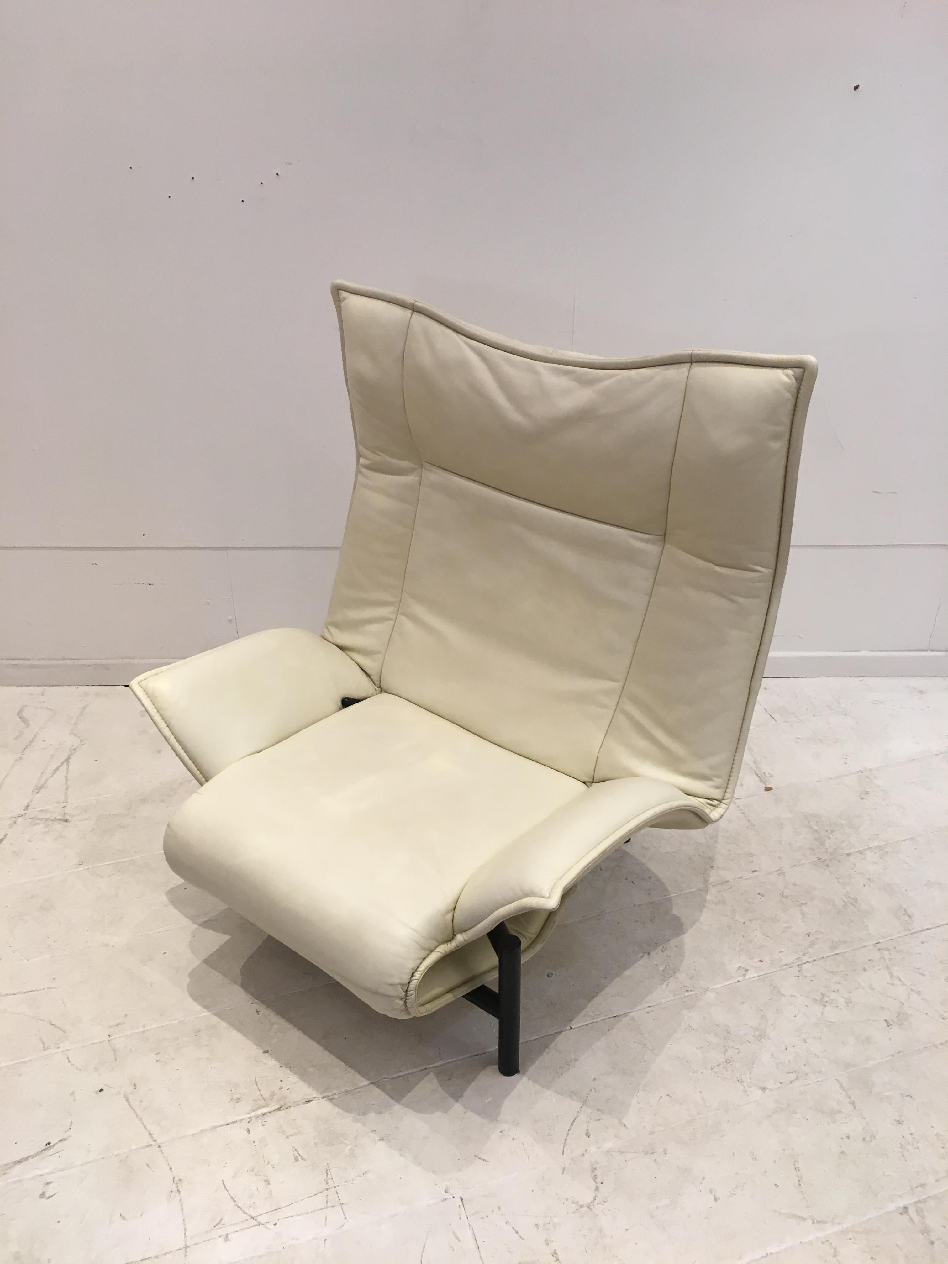 Lounge Chair 'White' by Vico Magistretti for Cassina For Sale 3