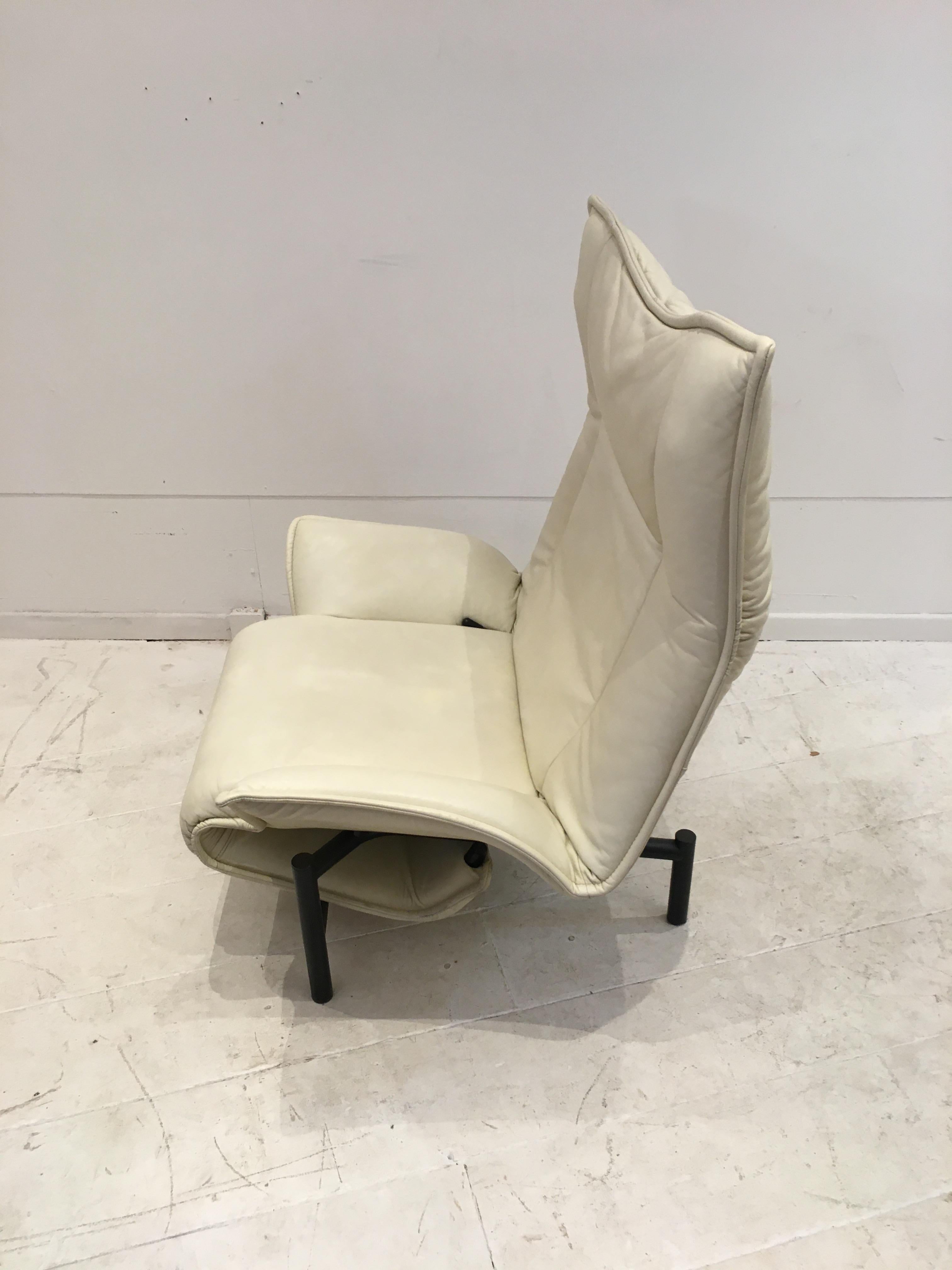 Lounge Chair 'White' by Vico Magistretti for Cassina For Sale 4