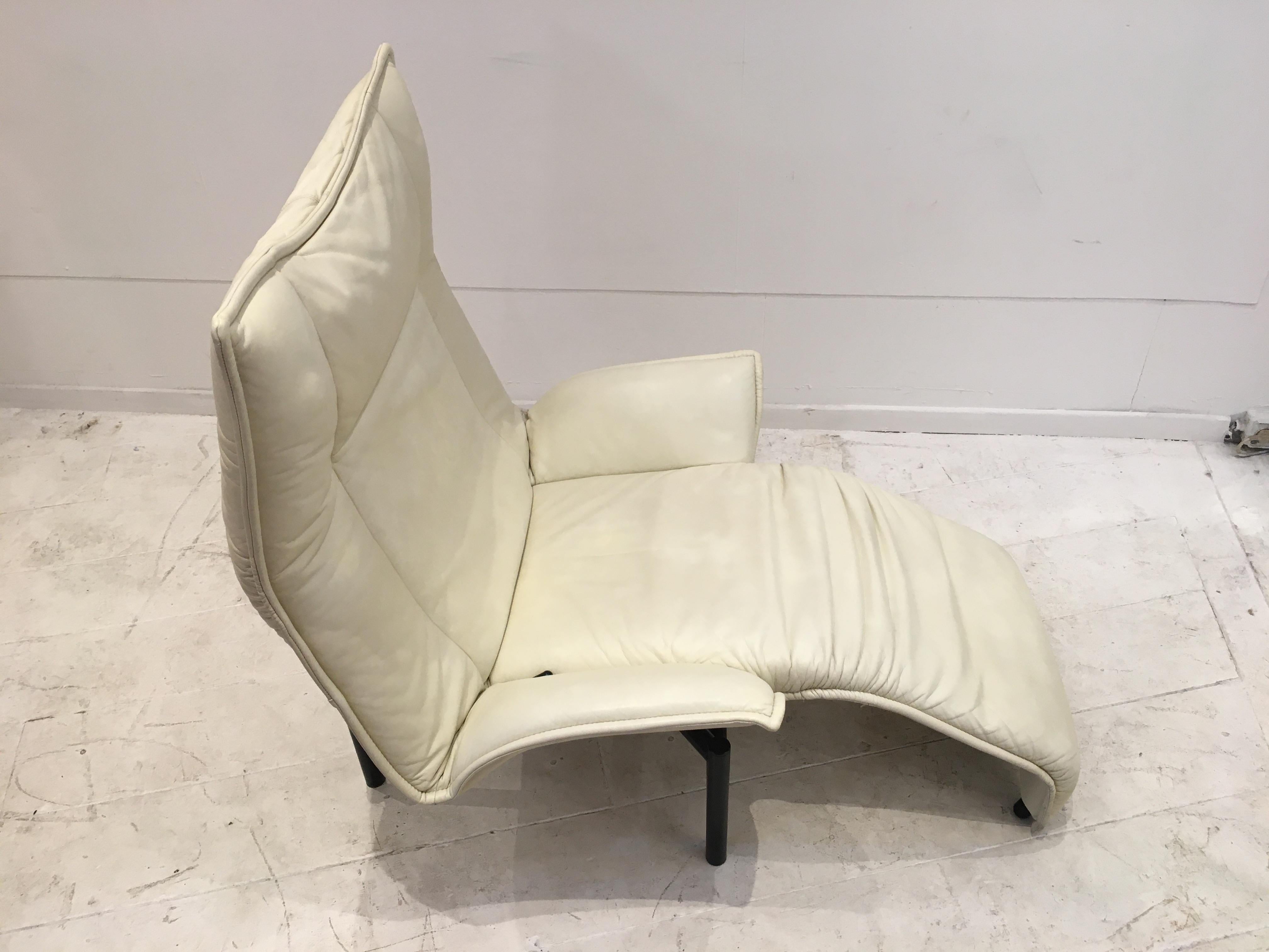Lounge Chair 'White' by Vico Magistretti for Cassina For Sale 6