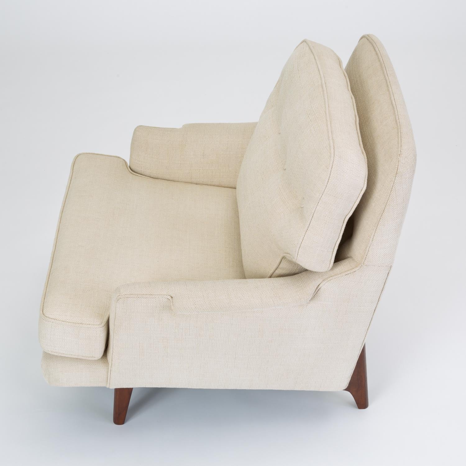 American Lounge Chair with Bracket Base by Roger Sprunger for Dunbar