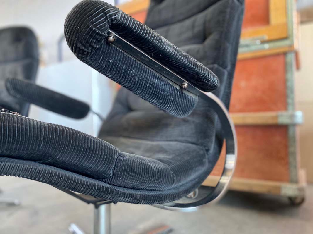 Lounge Chair with Foot Stool, Swivel, 1960s In Fair Condition In Hamburg, DE