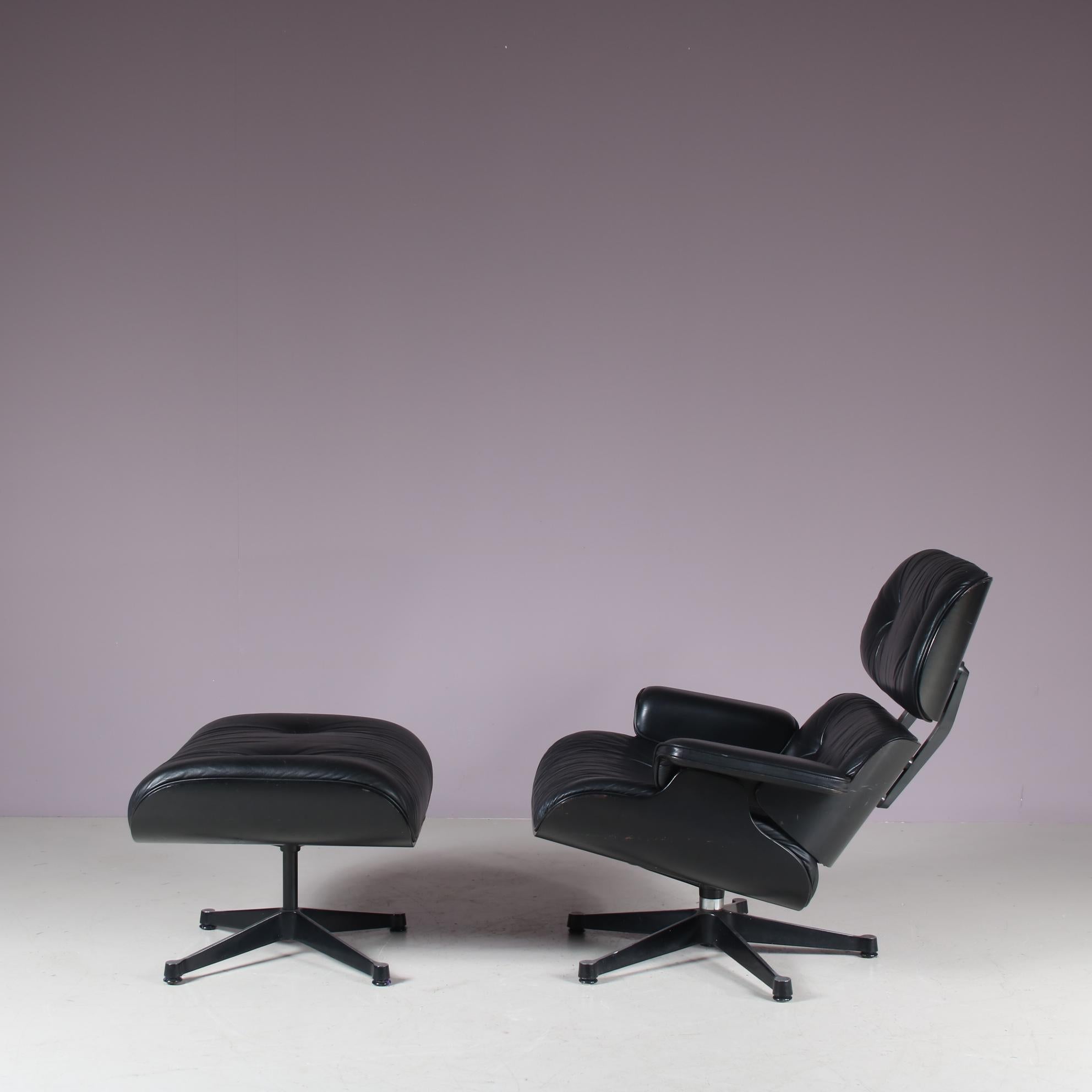Lounge Chair with Ottoman by Charles & Ray Eames for Vitra, Germany 1980 In Good Condition In Amsterdam, NL