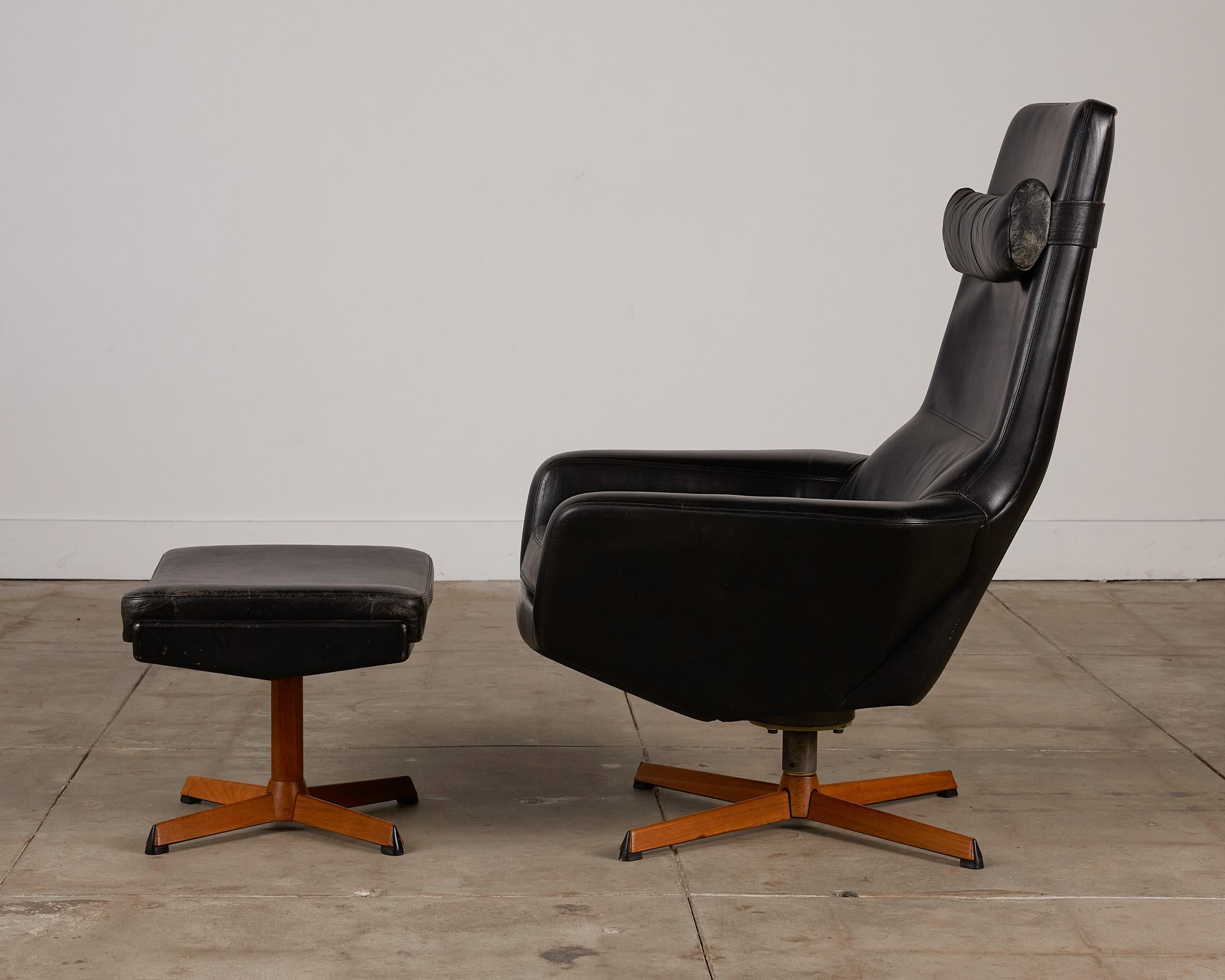 Milieu du XXe siècle Chaise longue avec pouf d'Ib Madsen pour Madsen & Schübell en vente