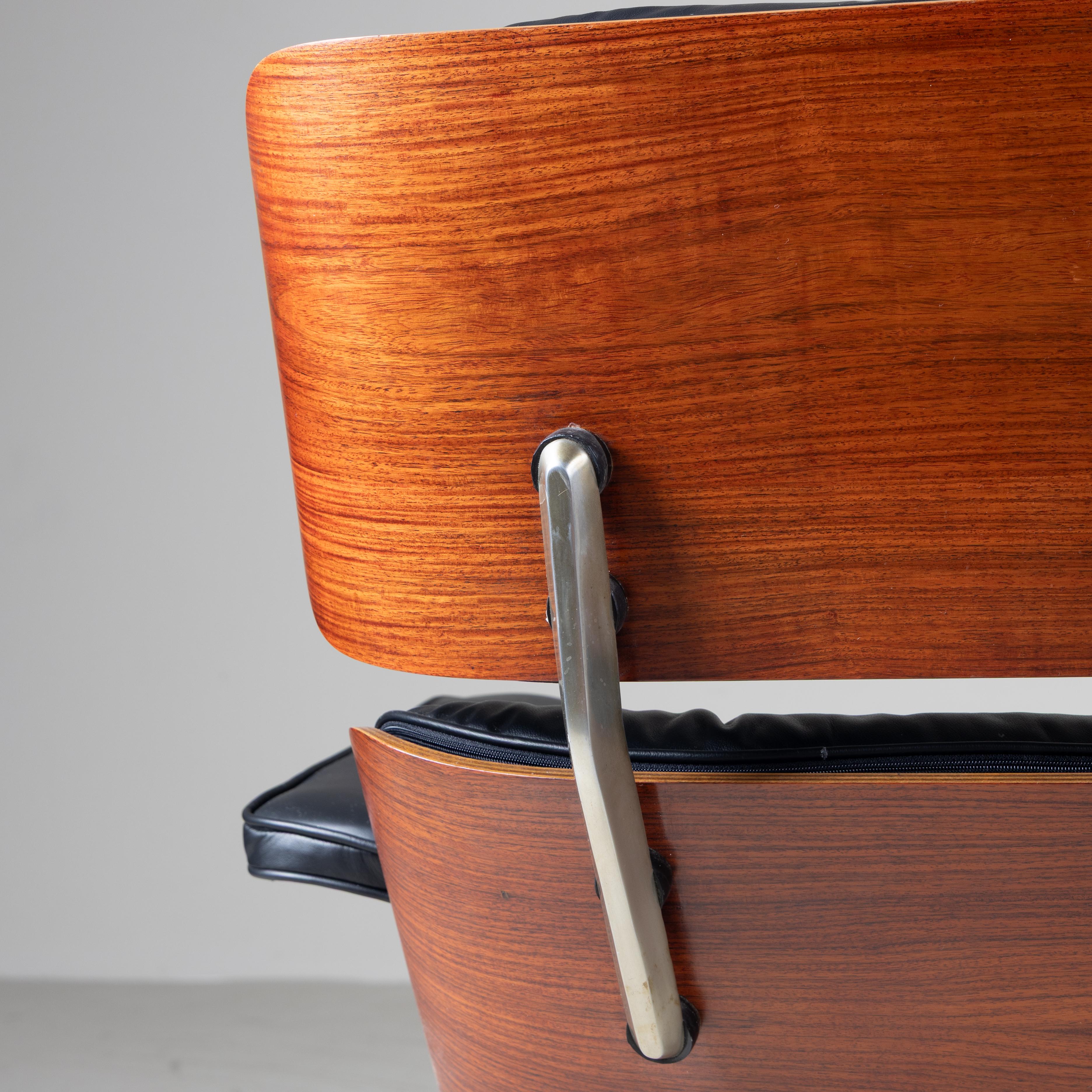 Milieu du XXe siècle Chaise longue avec pouf, Charles et Ray Eames, Knoll en vente