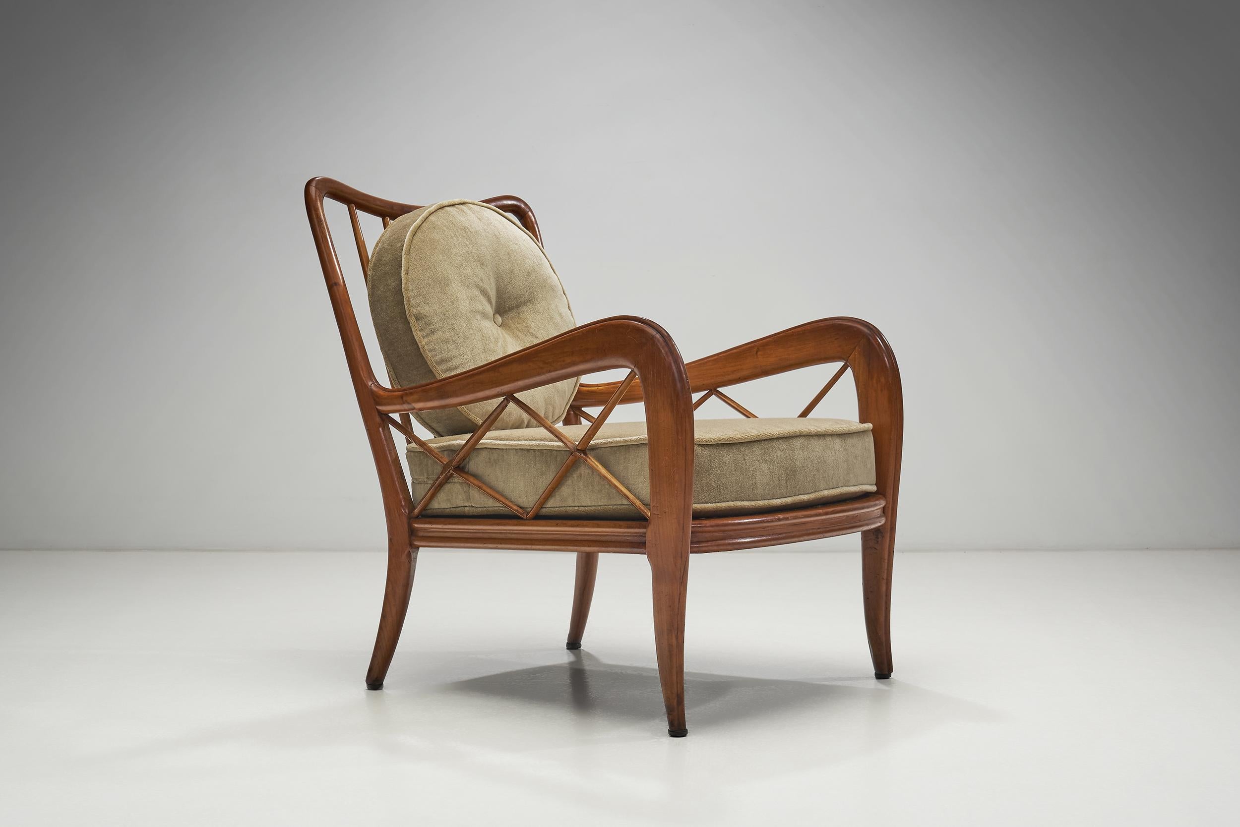 Lounge Chair with Upholstered Cushions Attributed to Paolo Buffa, Italy 1940s For Sale 4