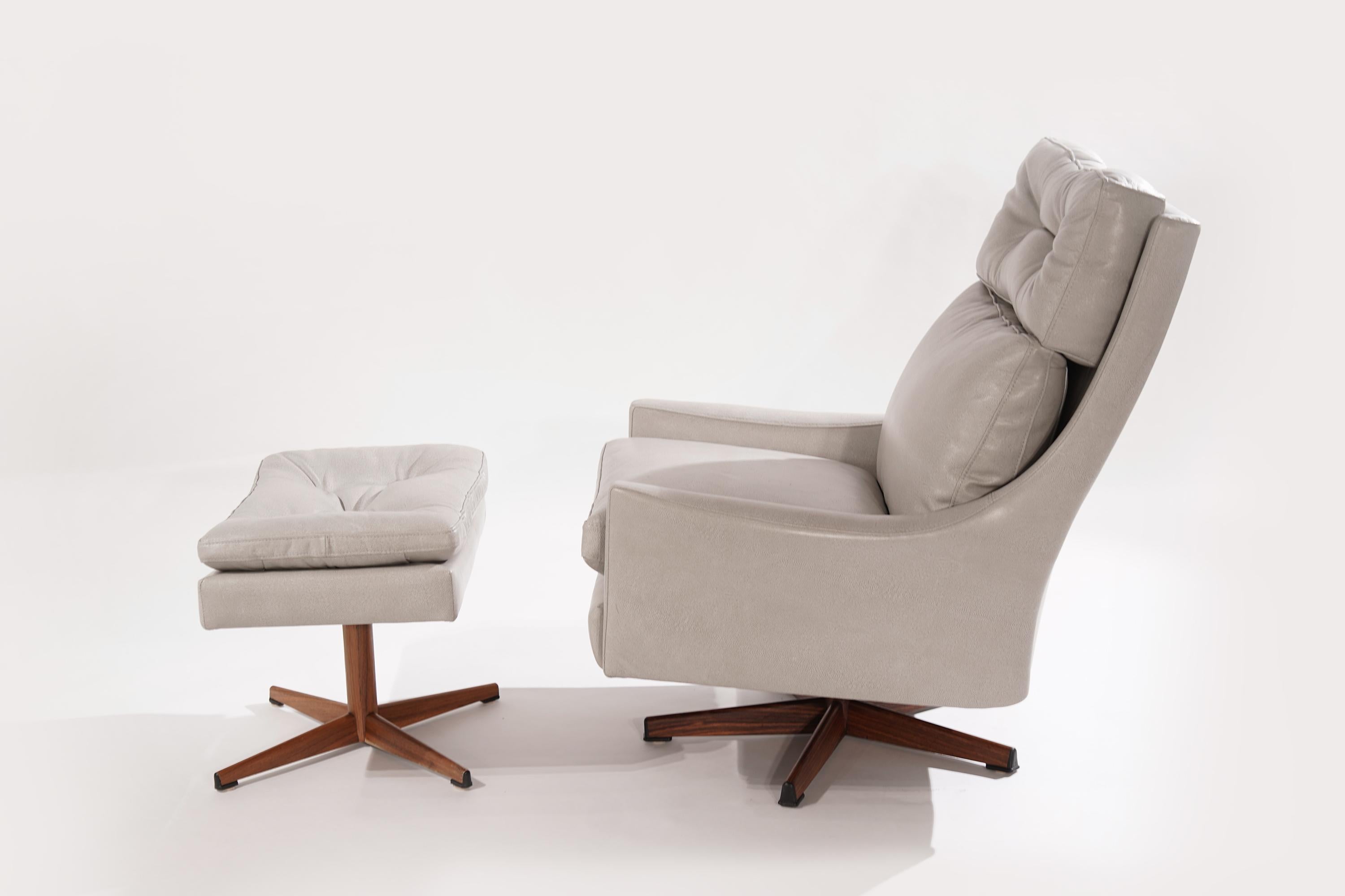 Lounge Chair and Ottoman by Ib Kofod-Larsen, Denmark, 1950s 3