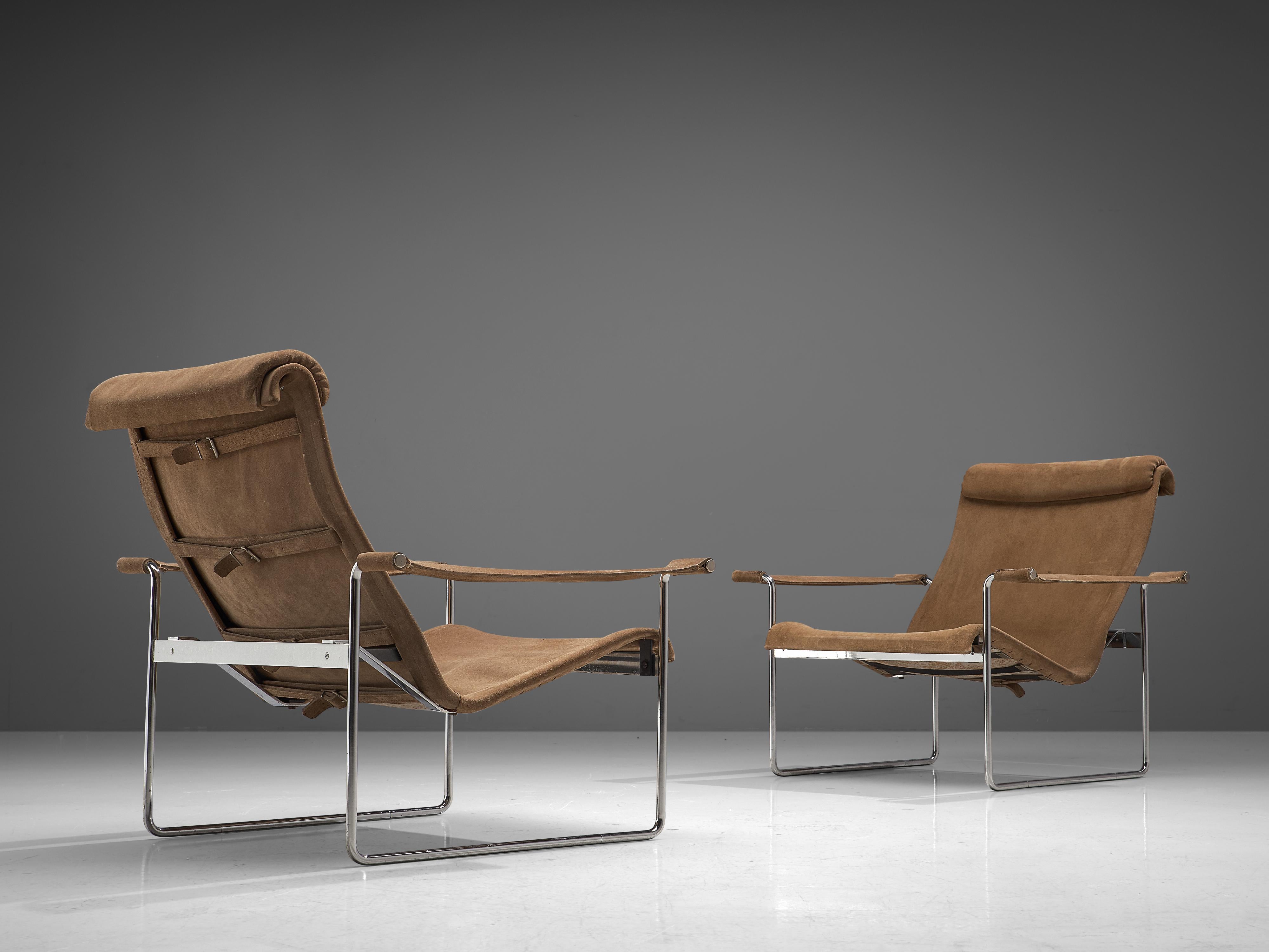 Hans Könecke for Tecta, set of 2 armchairs, suede and metal, Germany, 1960s

This set of lounge chairs is another great example of German Modernist furniture, designed by architect Hans Könecke in the 1960s. This model features a high back, in