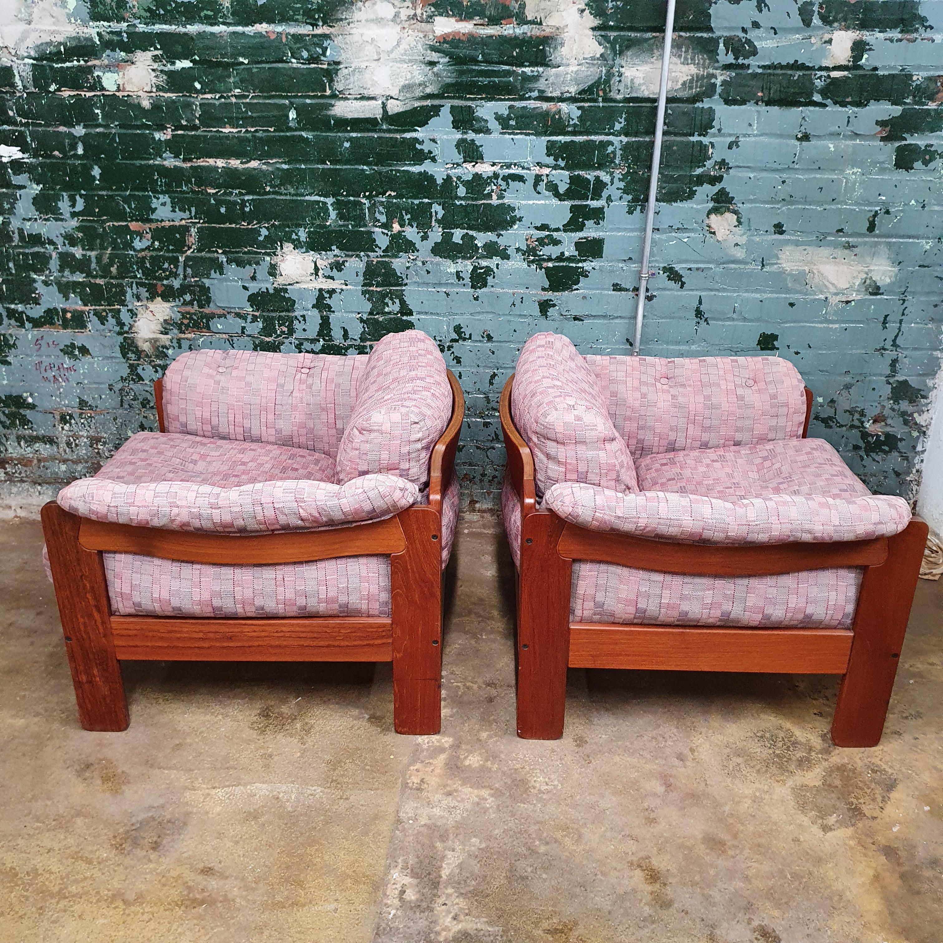 Lounge Chairs by Illum Wikkelsø for Niels Eilersen In Good Condition For Sale In Philadelphia, PA