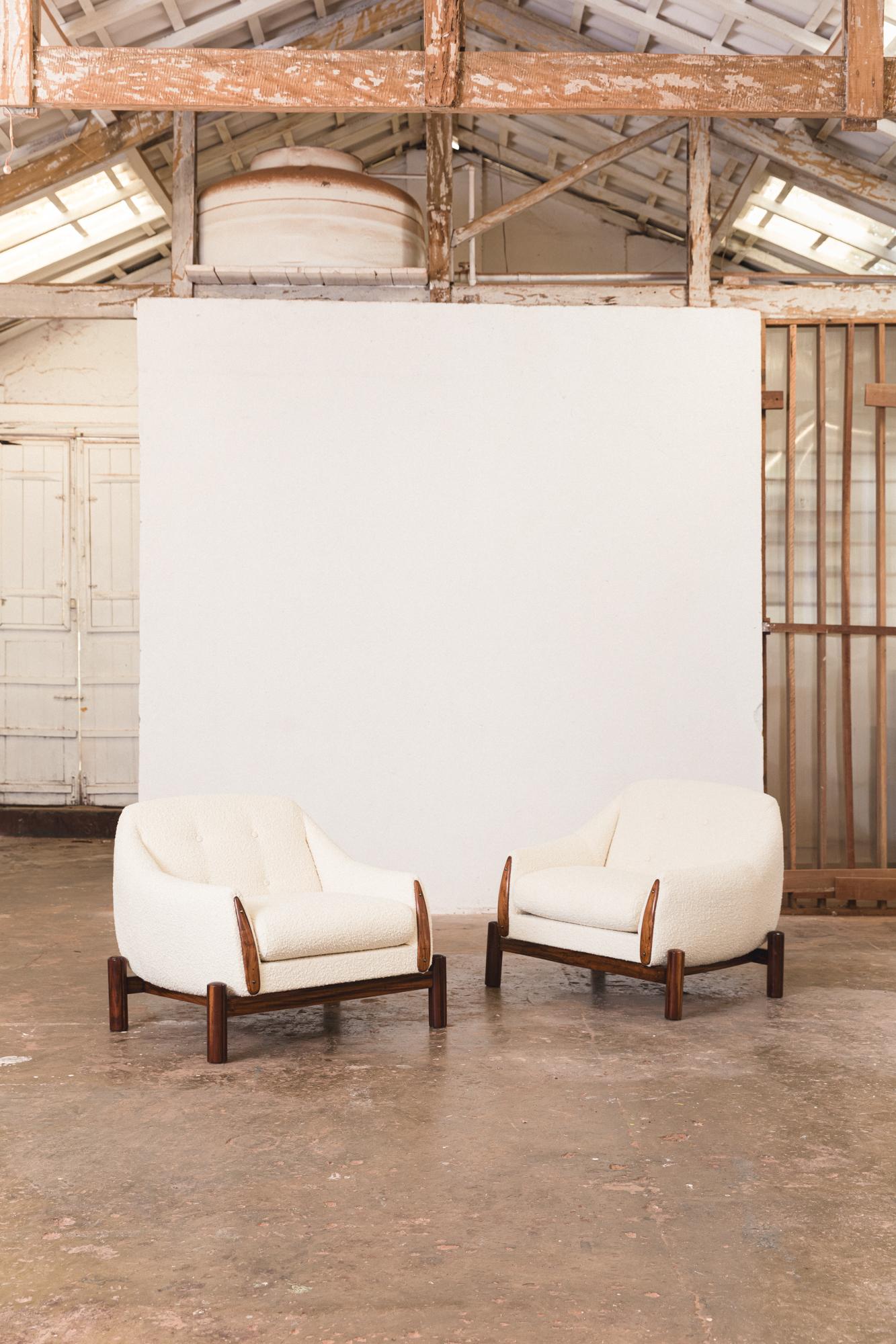 Pair of lounge chairs by Liceu de Artes e Ofícios