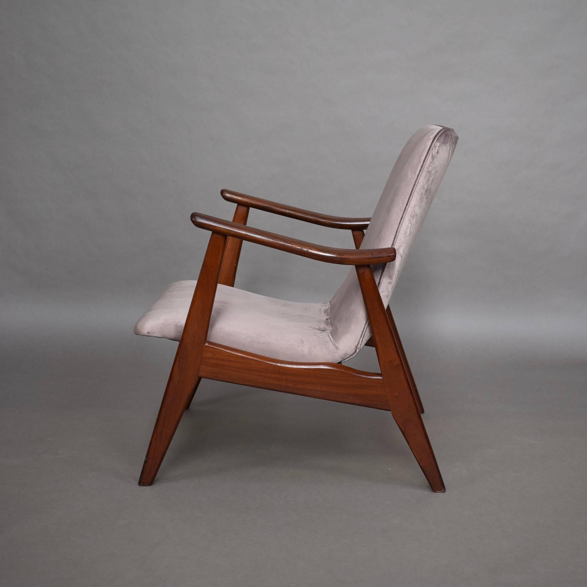 Lounge Chairs by Louis Van Teeffelen, Netherlands, circa 1960 In Good Condition In Pijnacker, Zuid-Holland