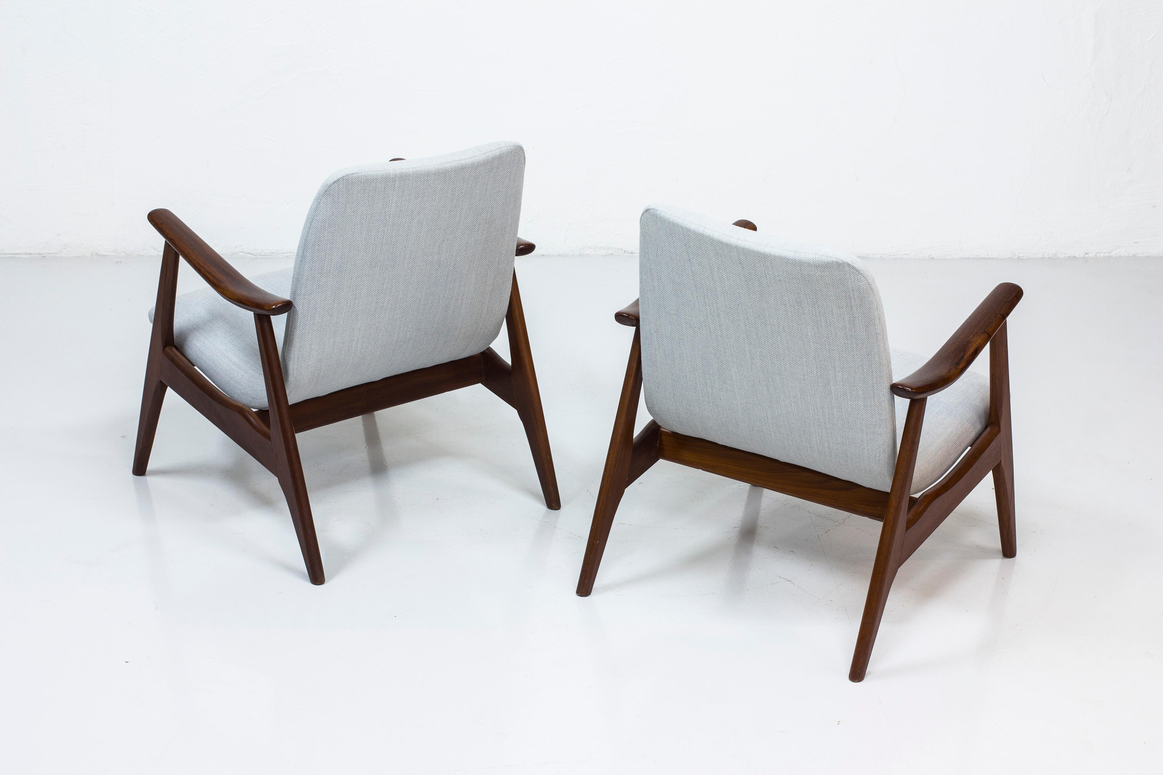 Lounge Chairs by Louis Van Teeffelen for WéBé, Netherlands, 1950s In Good Condition In Hägersten, SE