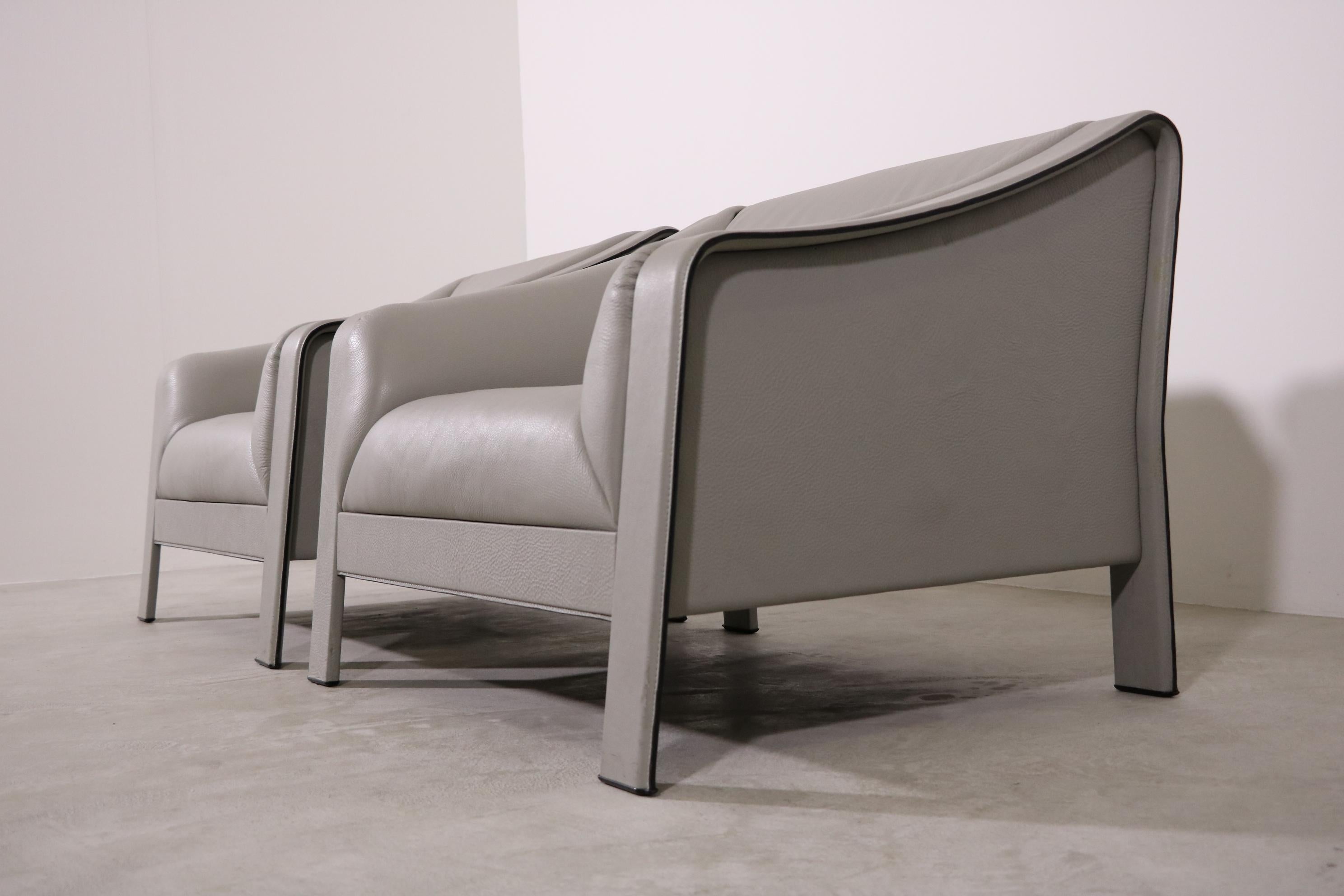 20th Century Lounge Chairs by Matteo Grassi in Light Grey Leather Italy For Sale