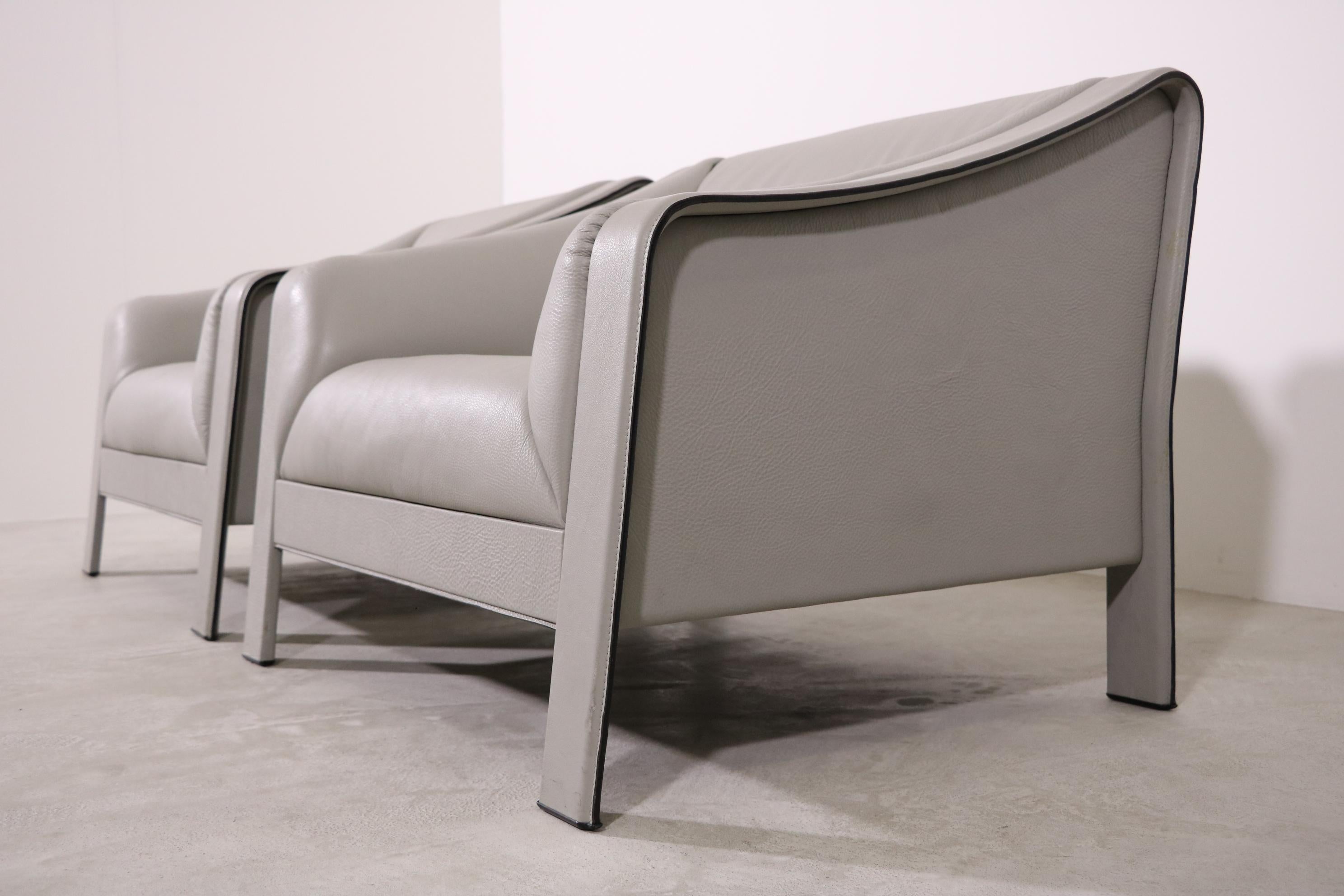 Lounge Chairs by Matteo Grassi in Light Grey Leather Italy For Sale 3