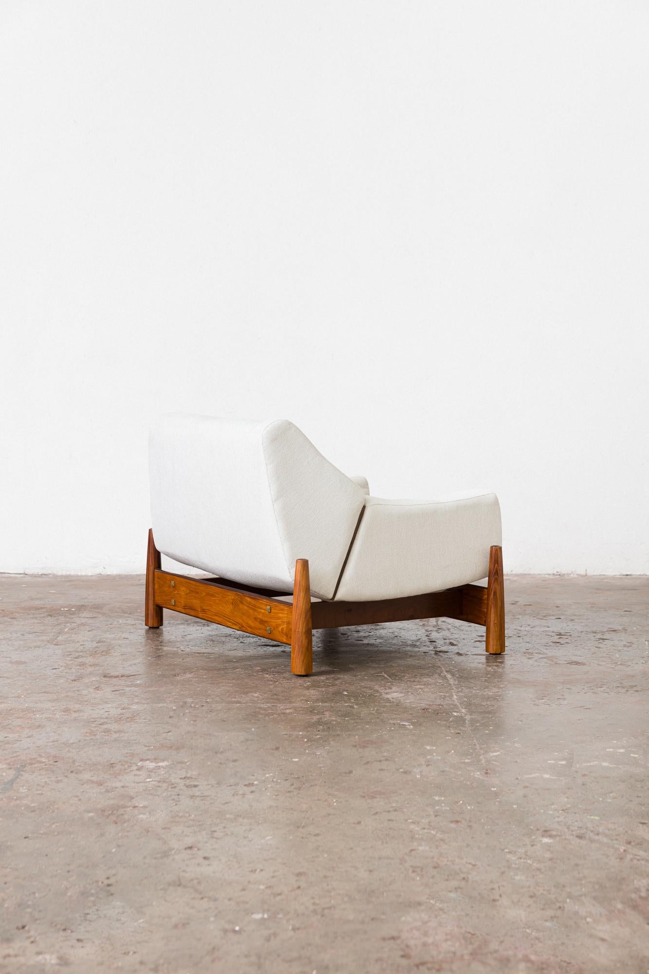 Fabric Lounge Chairs by Moveis Cimo For Sale