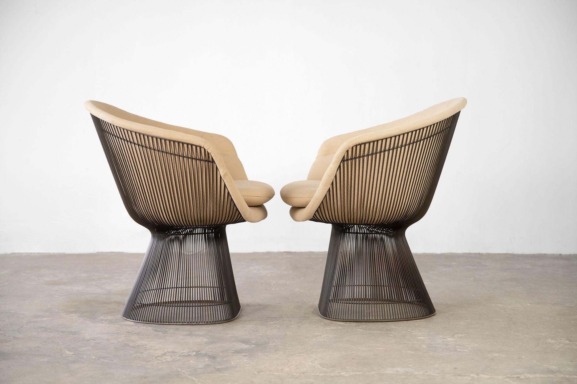 Early production lounge chairs model 1715L designed by Warren Platner 1966 for Knoll. Both chairs are in very good original condition with bronze wire construction. The Platner Collection marked architect/designer Warren Platner's first entry into