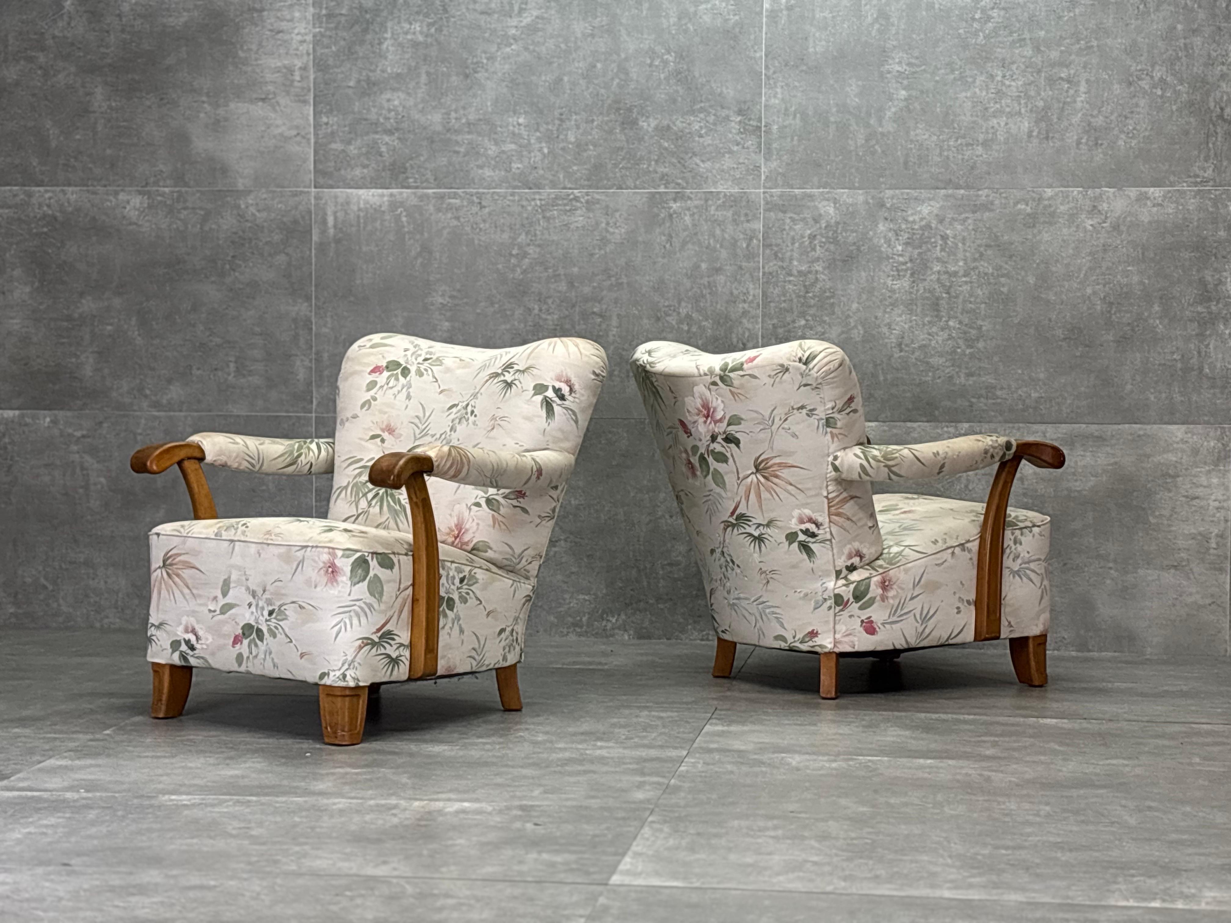 Lounge Chairs in Floral Printed Upholstery, Sweden, 1930s, Set of 2 In Good Condition In Quarrata, IT