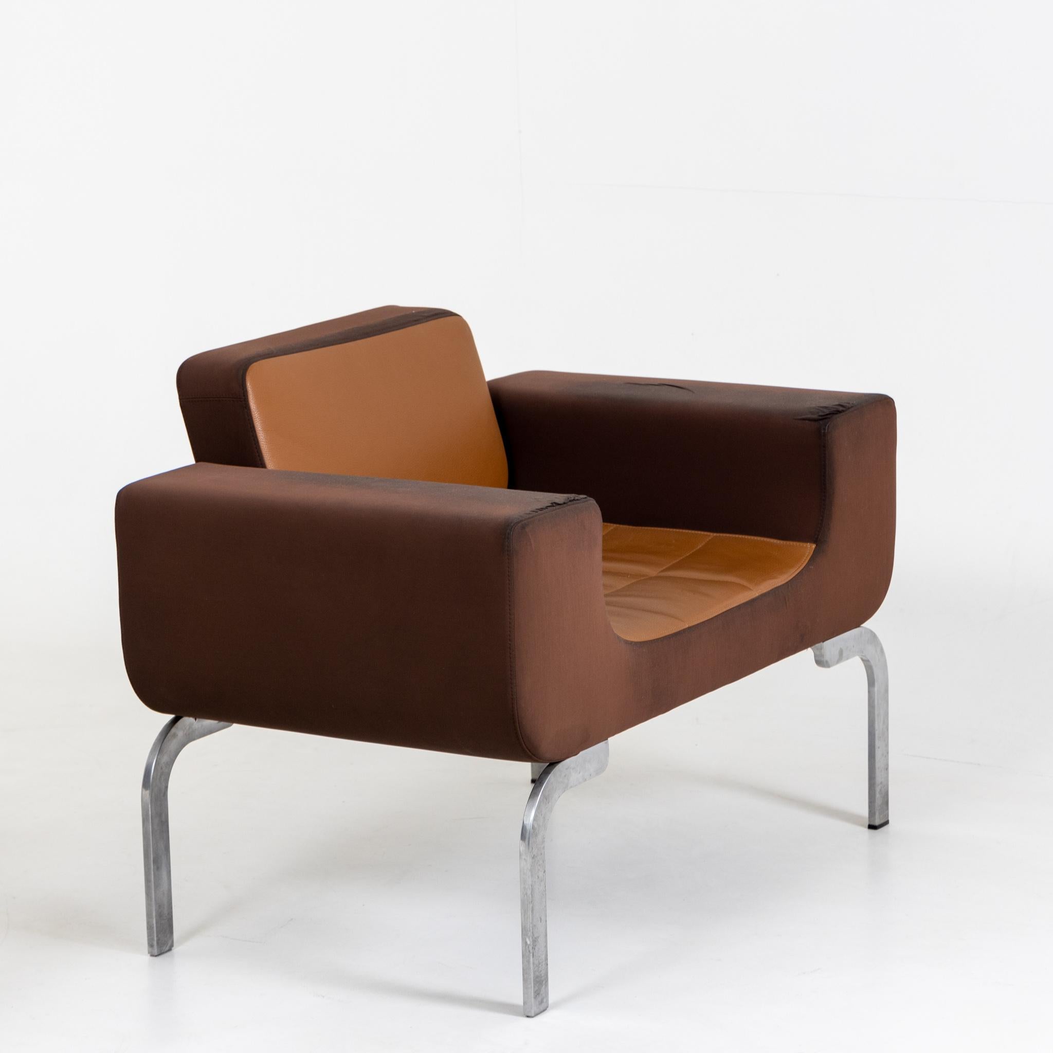 Pair of Brown Lounge Chairs, Fabric and Metal, Italy 1970s For Sale 4